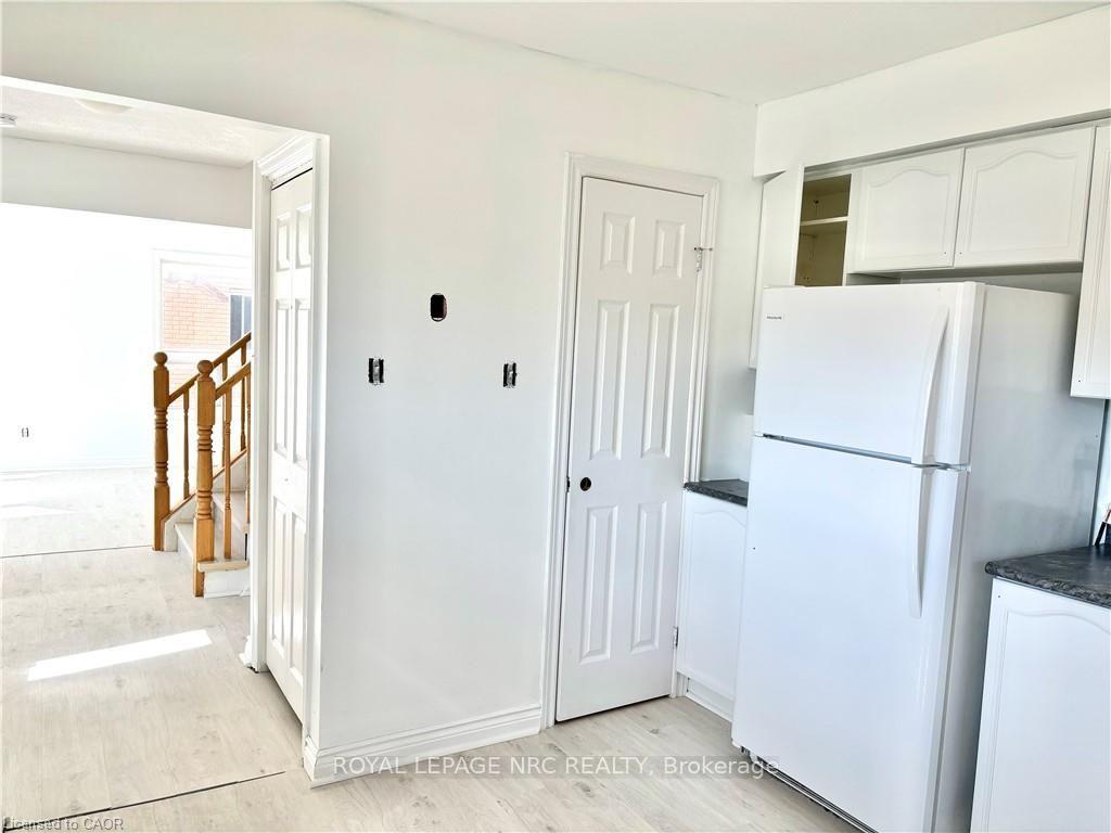 Photo 7 of Unit A, 299 Main Street, Grimsby, Grimsby East — HOMEH