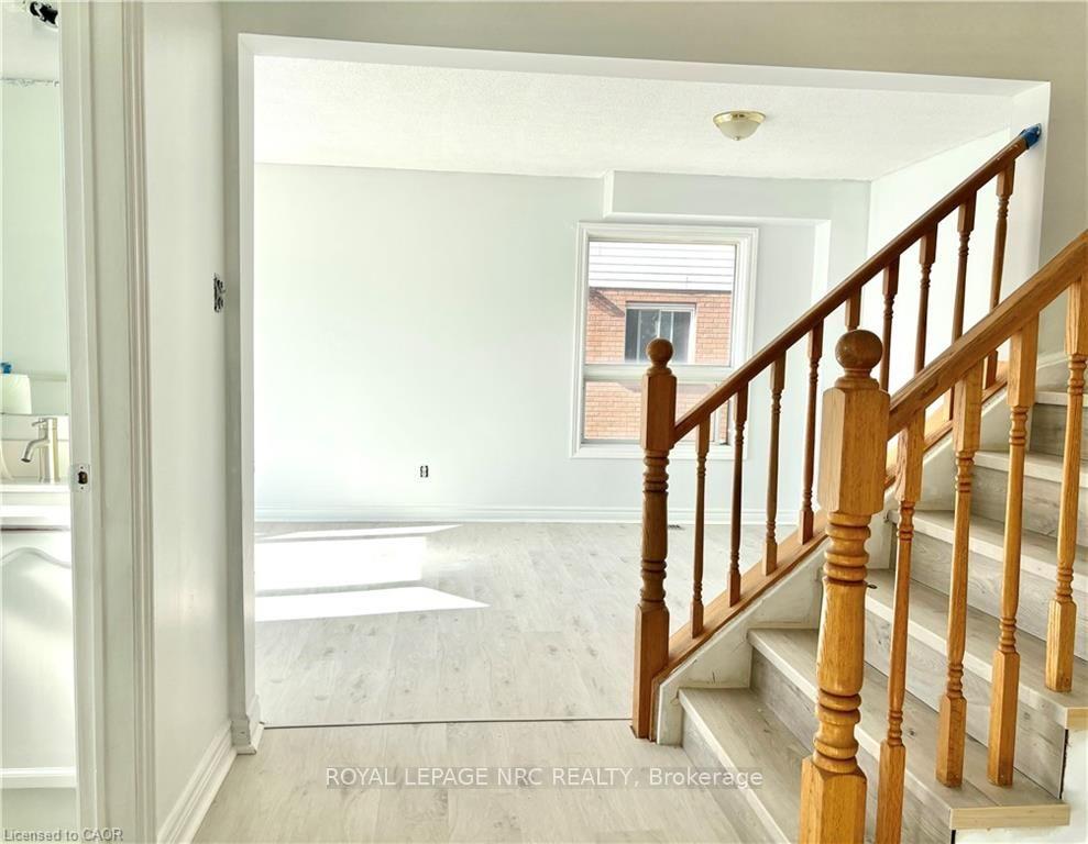 Photo 9 of Unit A, 299 Main Street, Grimsby, Grimsby East — HOMEH