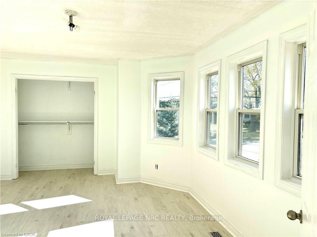 Photo 15 of Unit A, 299 Main Street, Grimsby, Grimsby East — HOMEH