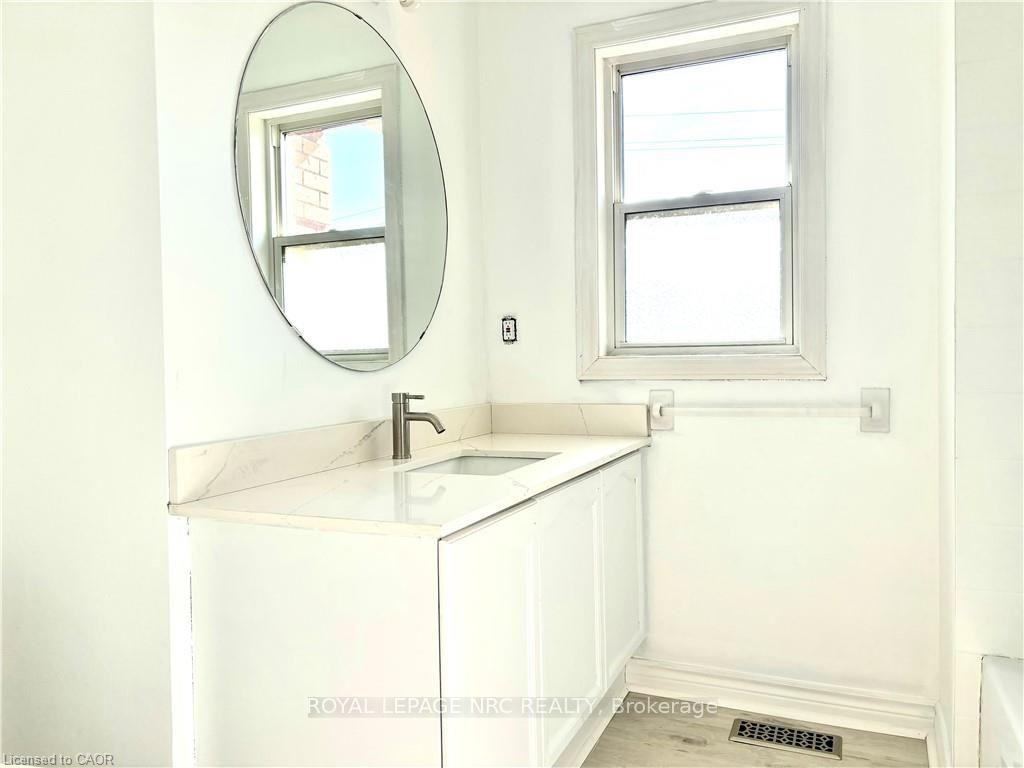 Photo 21 of Unit A, 299 Main Street, Grimsby, Grimsby East — HOMEH
