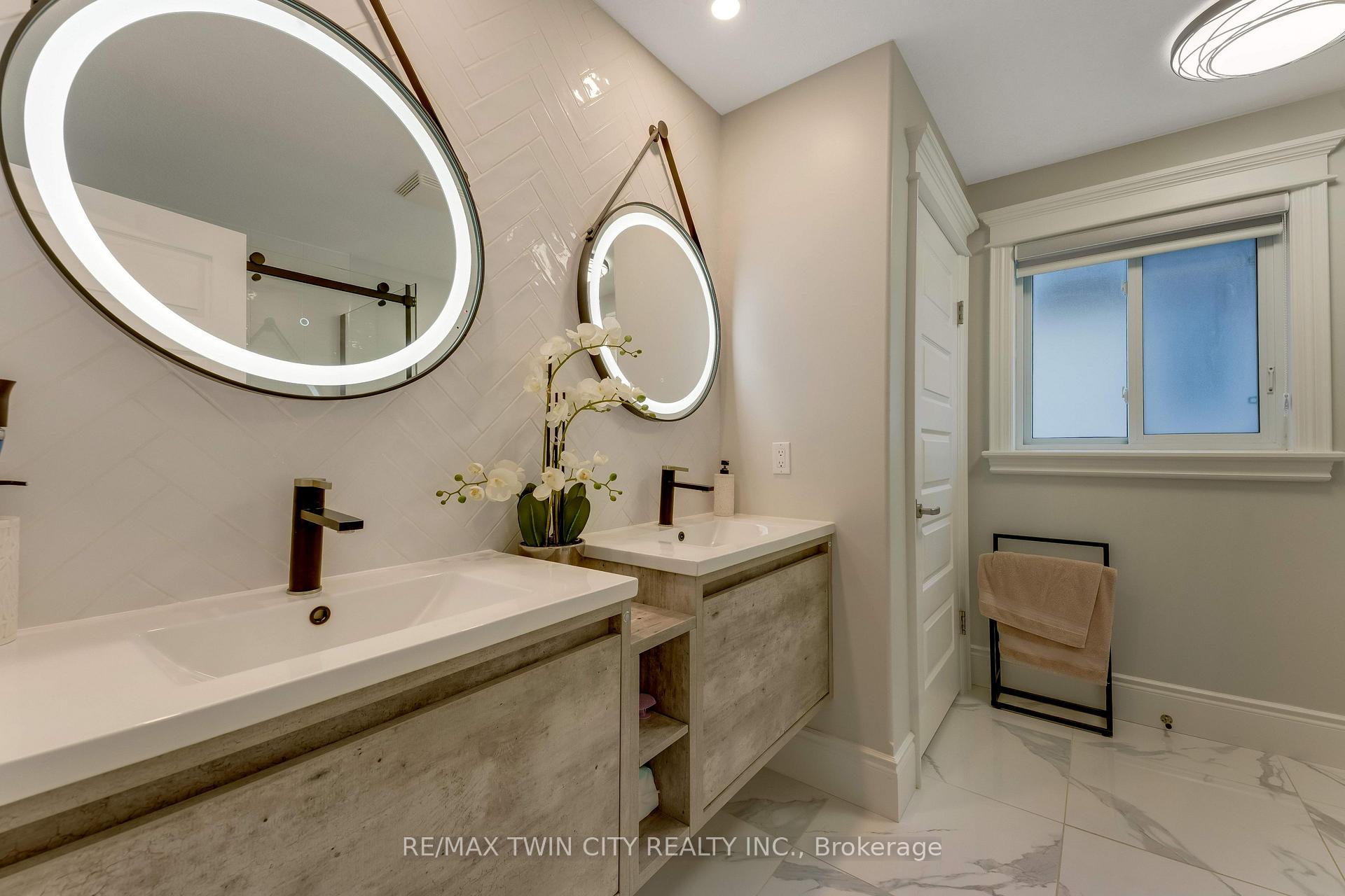 Photo 29 of 444 Thomas Slee Drive, Kitchener, Doon South — HOMEH