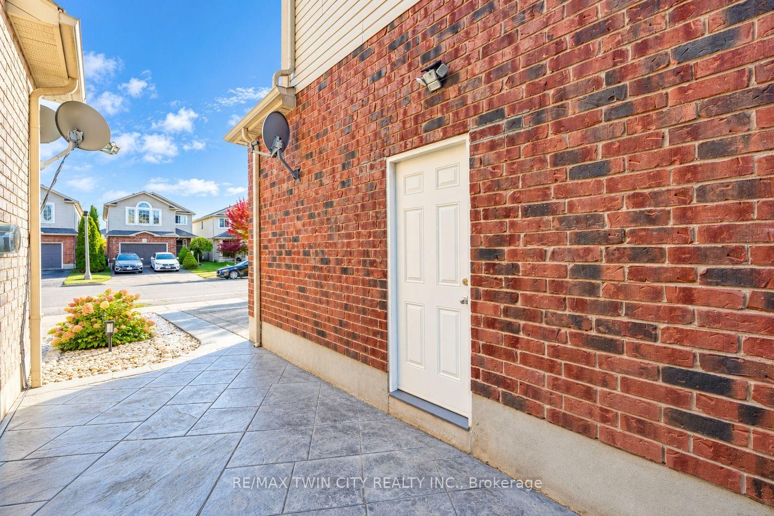 Photo 33 of 444 Thomas Slee Drive, Kitchener, Doon South — HOMEH