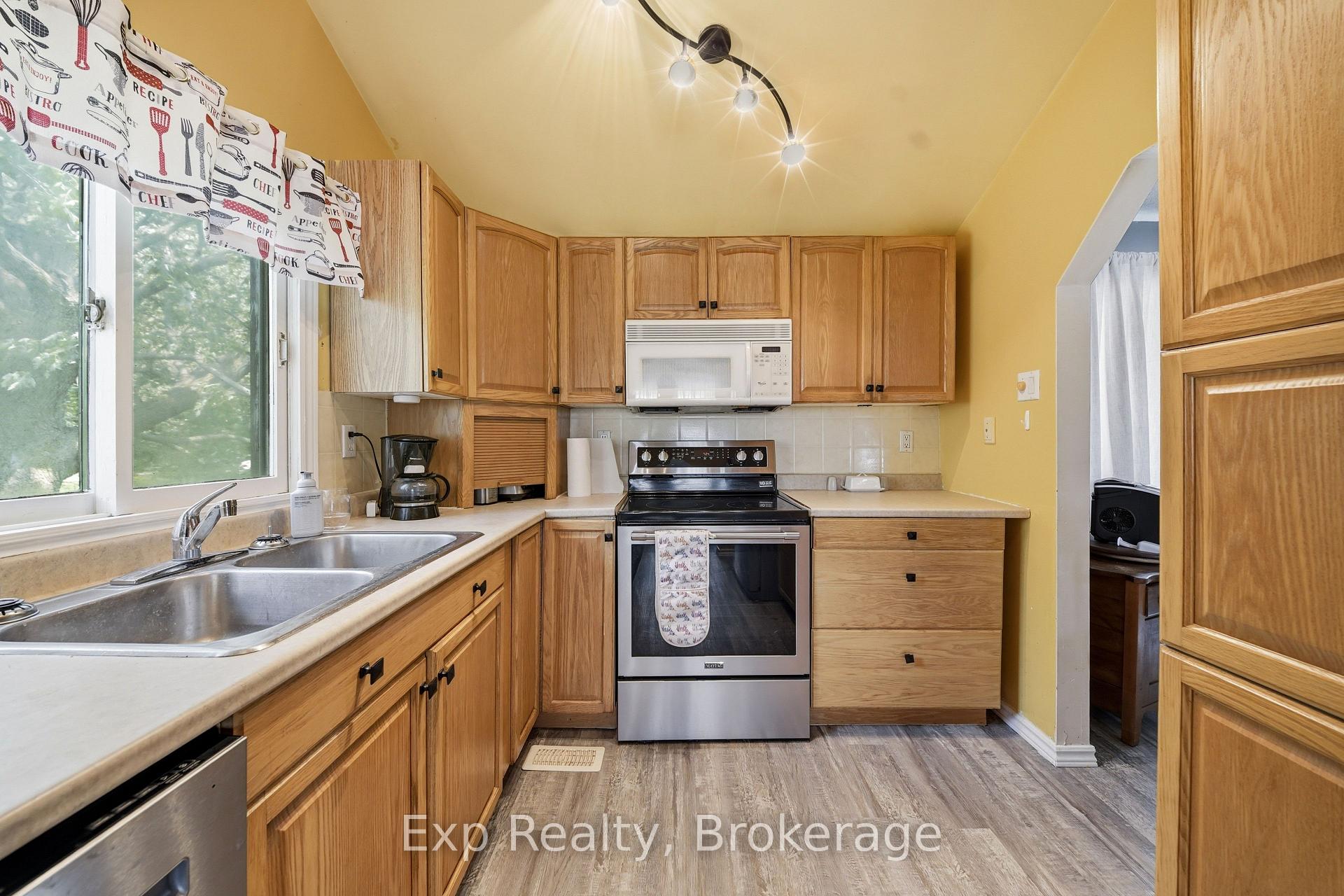 Photo 8 of 650 County Road 5, Prince Edward County, Hallowell Ward — HOMEH