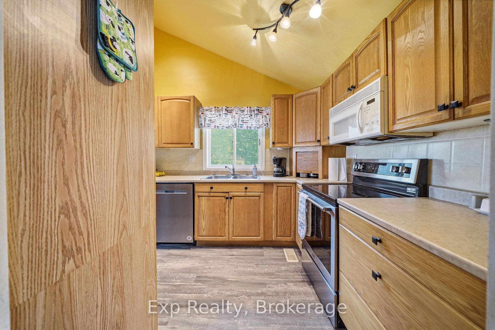Photo 9 of 650 County Road 5, Prince Edward County, Hallowell Ward — HOMEH