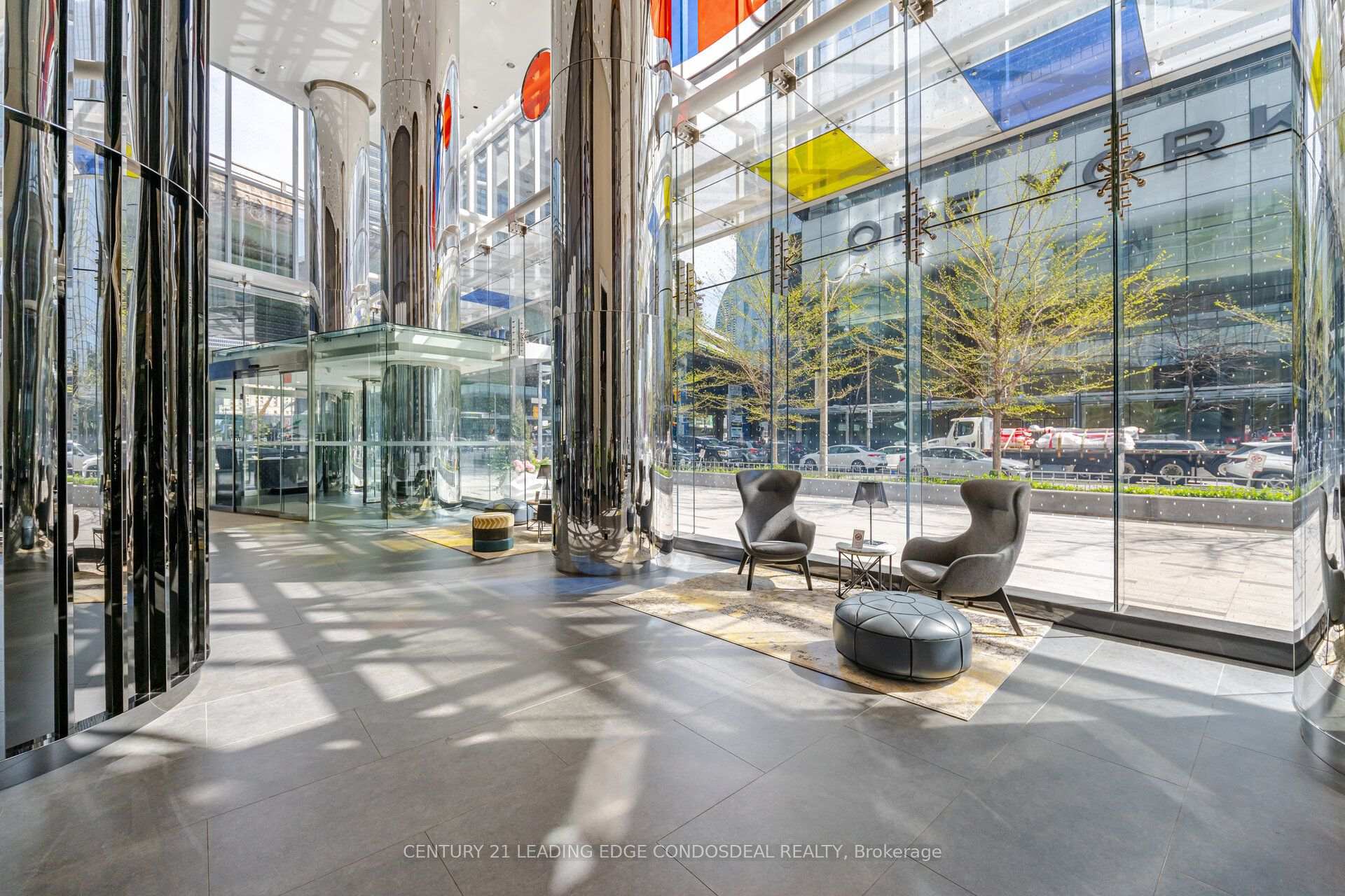 Photo 3 of Unit 6207, 10 York Street, Toronto, Waterfront Communities — HOMEH