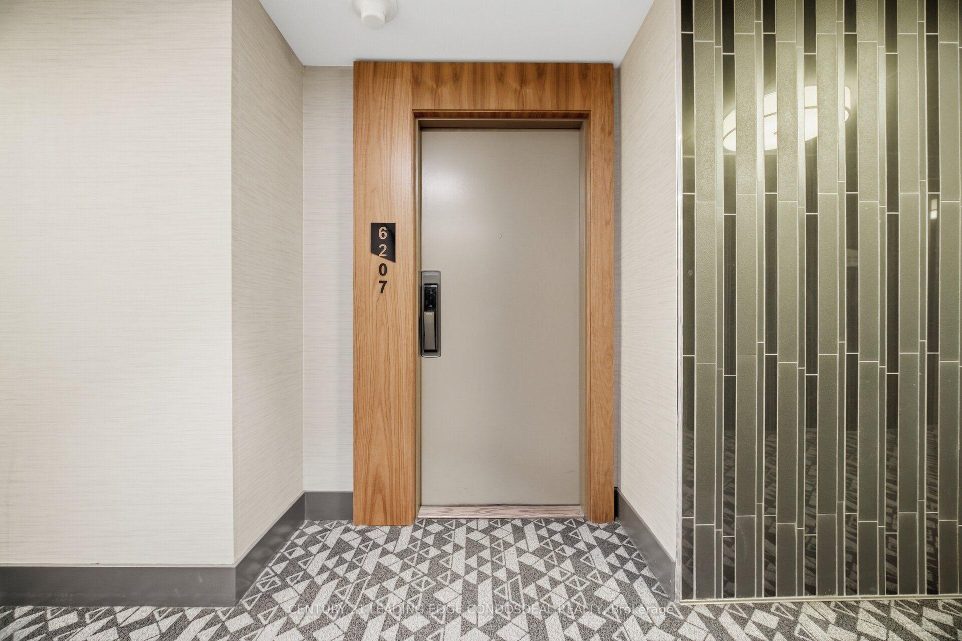 Photo 5 of Unit 6207, 10 York Street, Toronto, Waterfront Communities — HOMEH