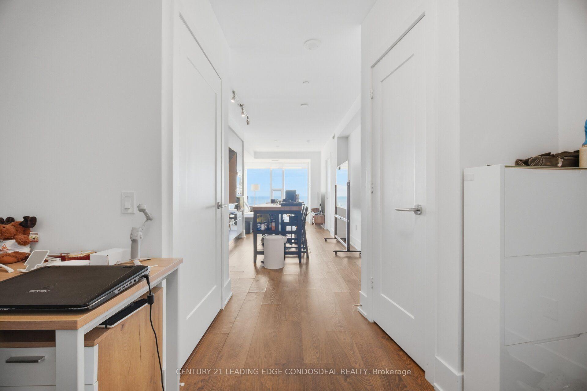 Photo 7 of Unit 6207, 10 York Street, Toronto, Waterfront Communities — HOMEH