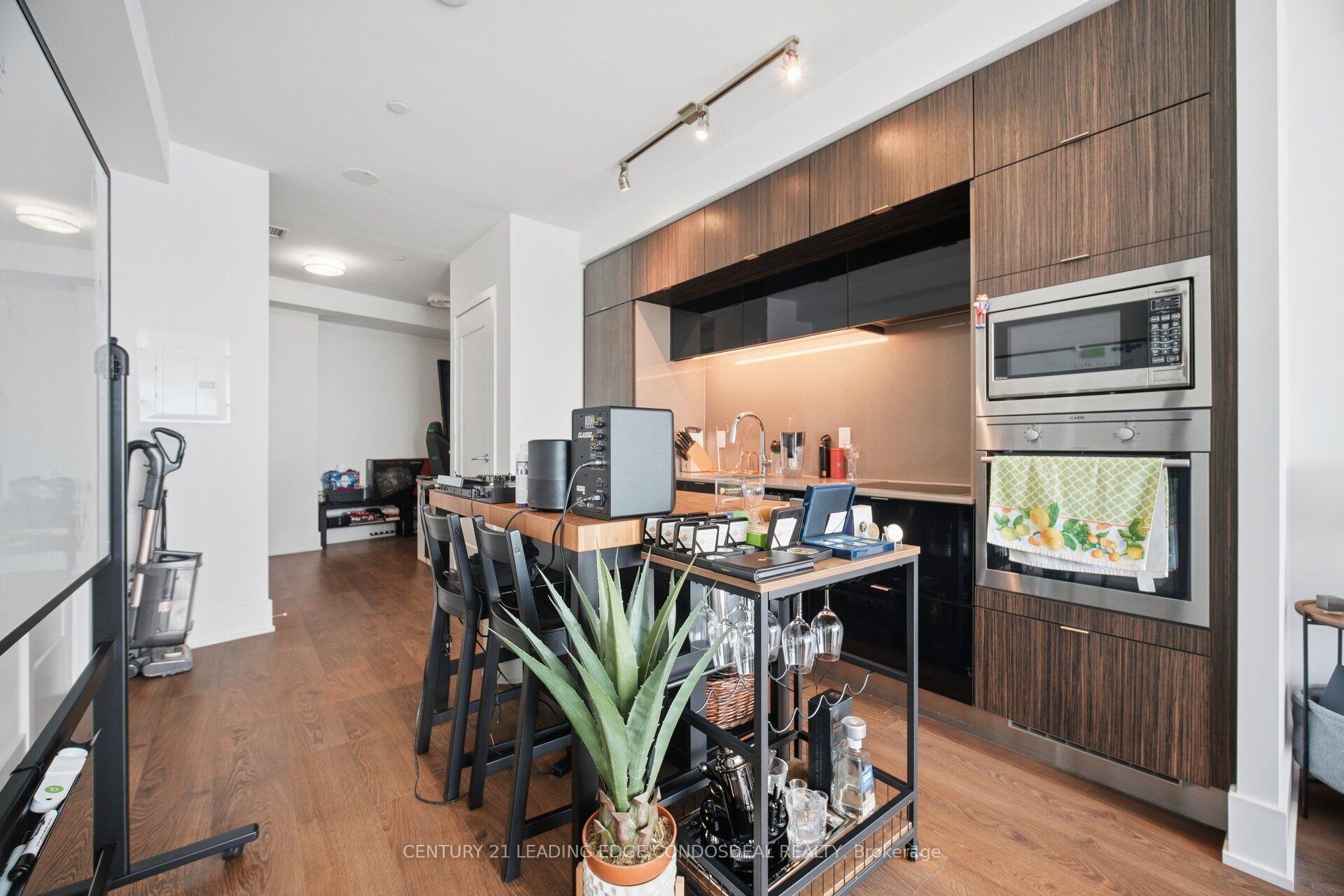 Photo 8 of Unit 6207, 10 York Street, Toronto, Waterfront Communities — HOMEH