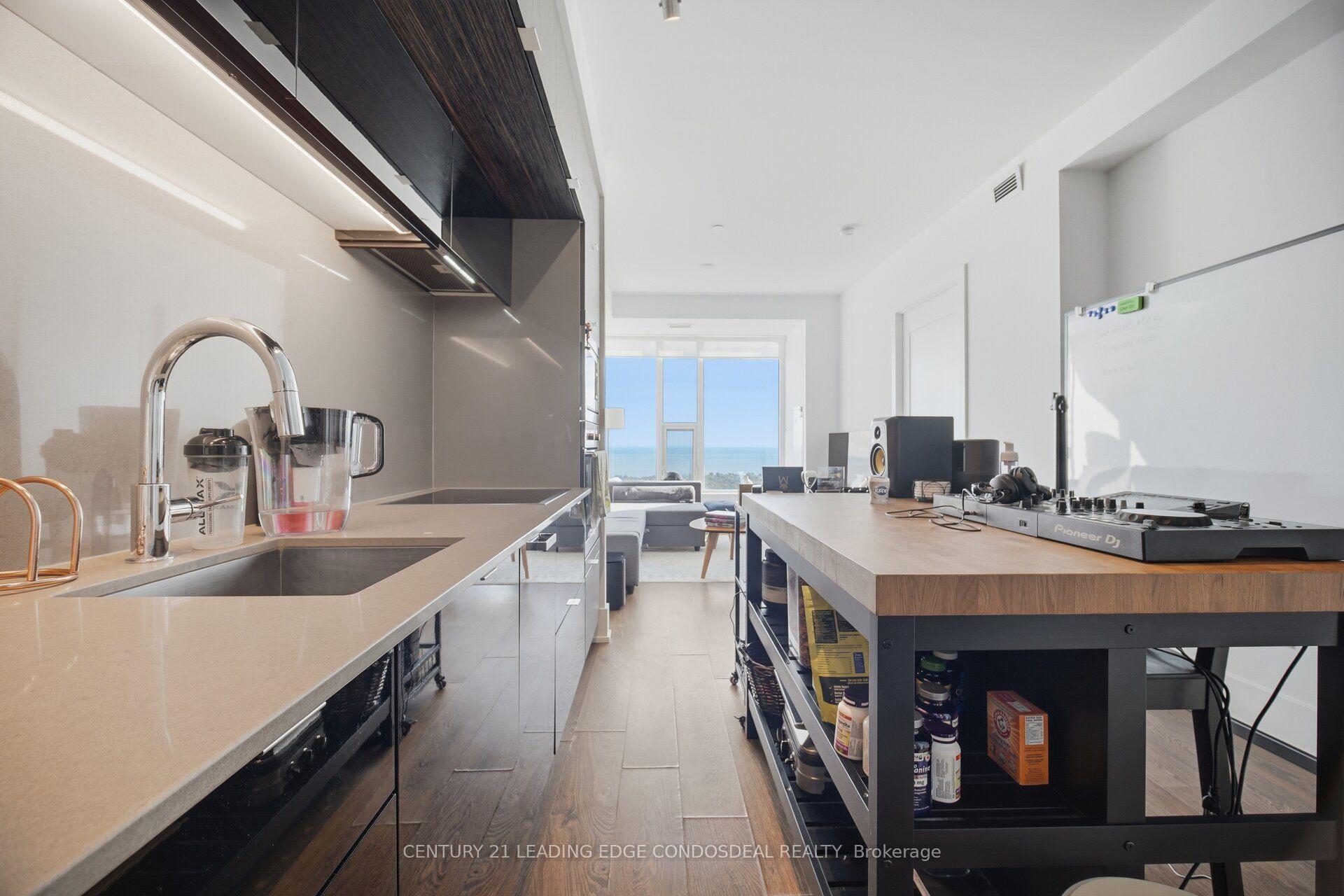 Photo 10 of Unit 6207, 10 York Street, Toronto, Waterfront Communities — HOMEH
