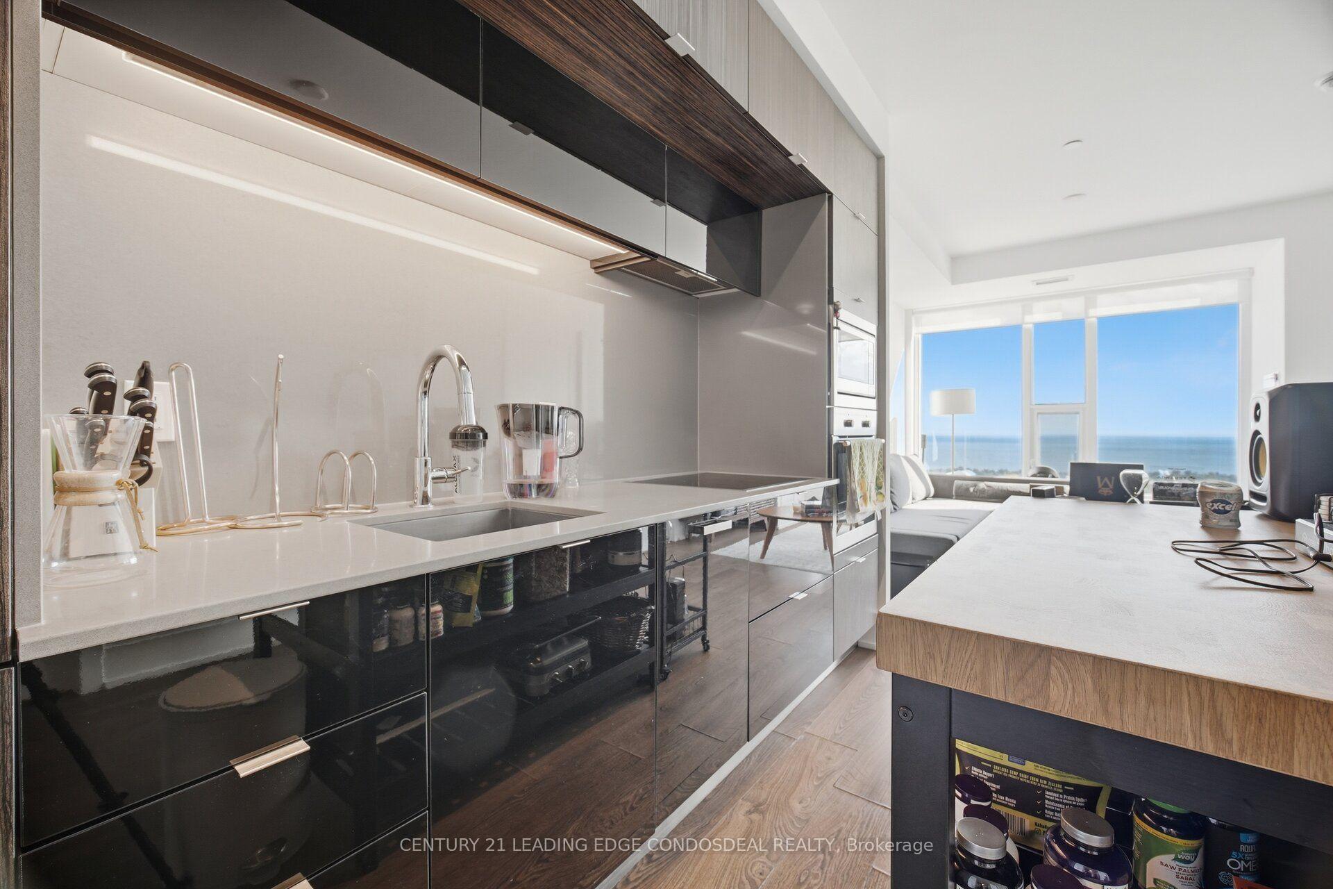 Photo 11 of Unit 6207, 10 York Street, Toronto, Waterfront Communities — HOMEH
