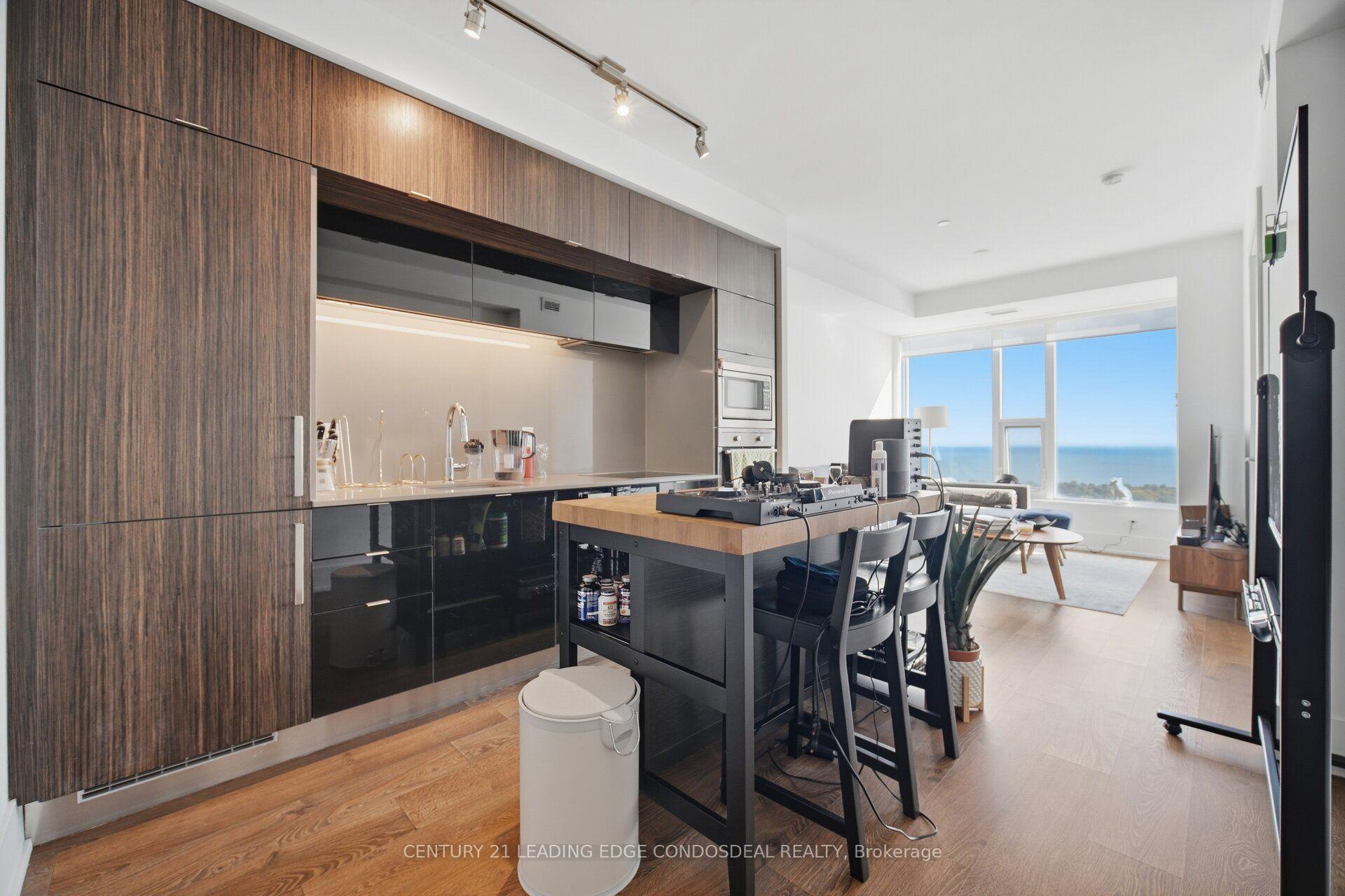 Photo 12 of Unit 6207, 10 York Street, Toronto, Waterfront Communities — HOMEH