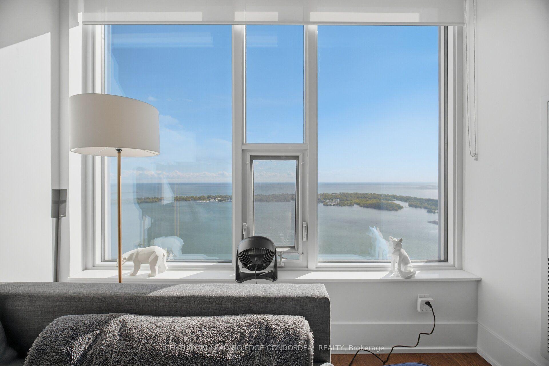 Photo 16 of Unit 6207, 10 York Street, Toronto, Waterfront Communities — HOMEH
