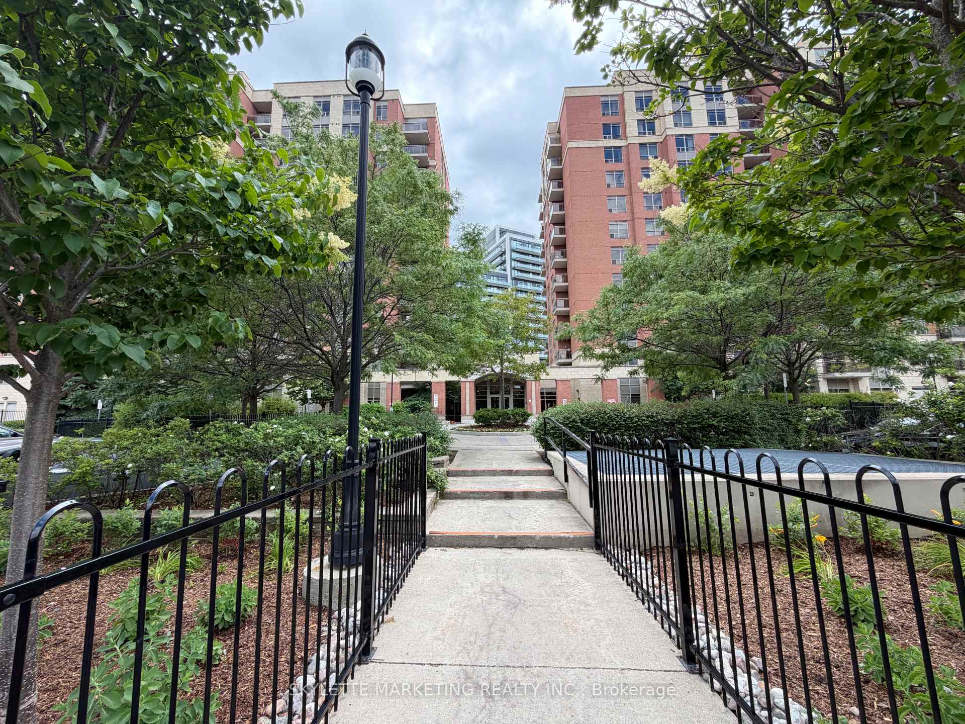 Photo of Unit Ph13, 75 King William Crescent