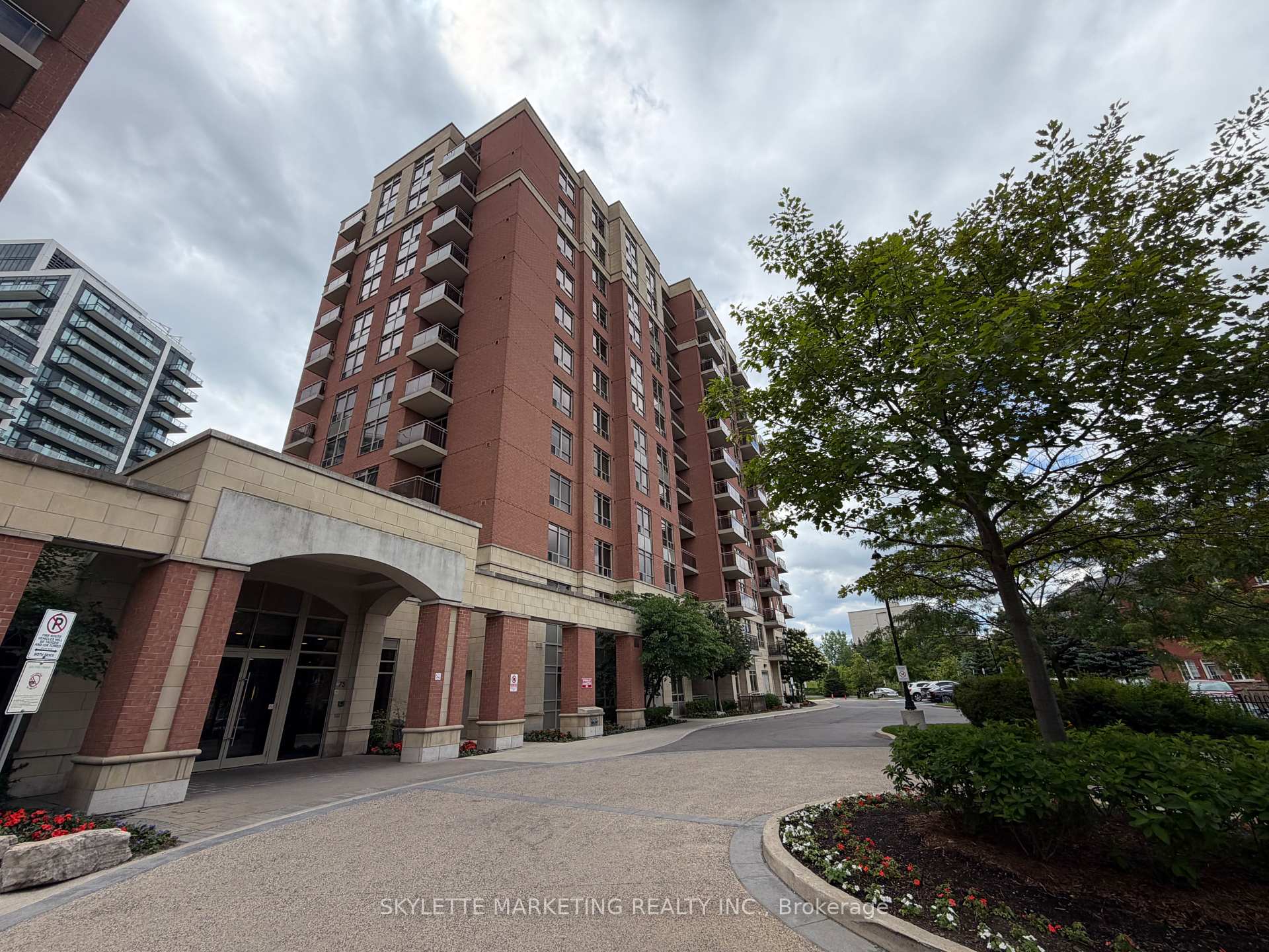 Photo 3 of Unit Ph13, 75 King William Crescent, Richmond Hill, Langstaff — HOMEH