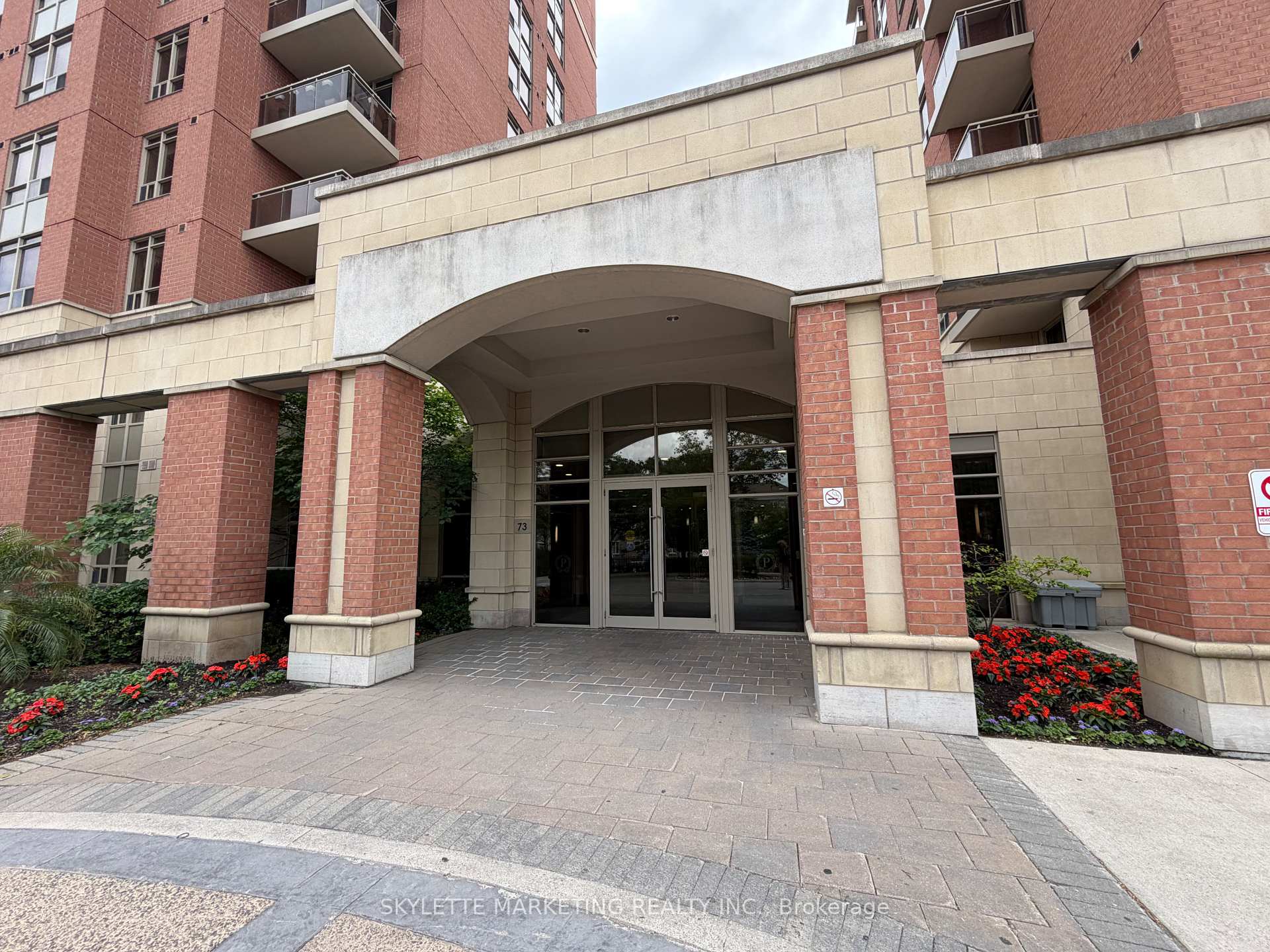 Photo 4 of Unit Ph13, 75 King William Crescent, Richmond Hill, Langstaff — HOMEH