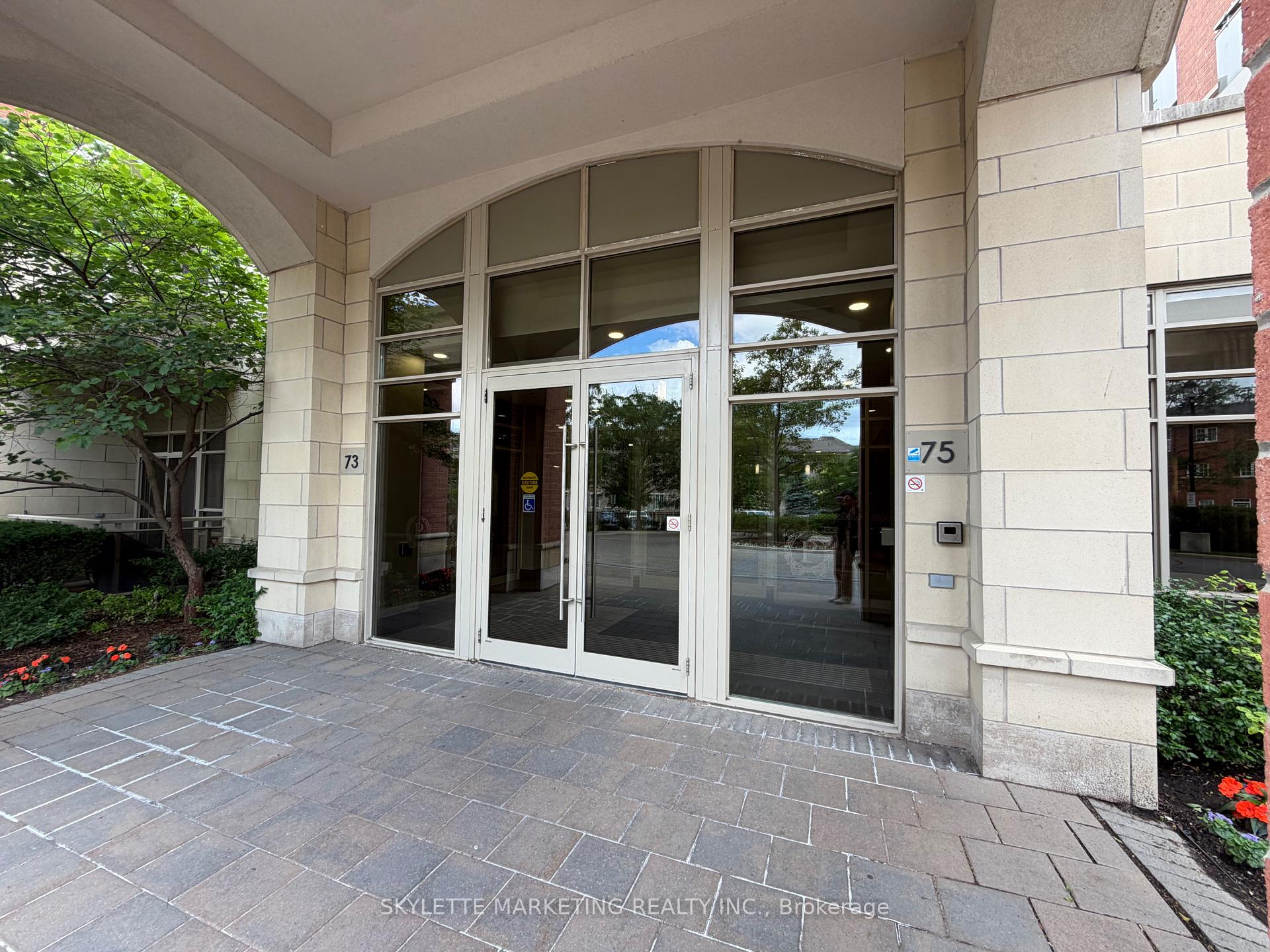 Photo 5 of Unit Ph13, 75 King William Crescent, Richmond Hill, Langstaff — HOMEH