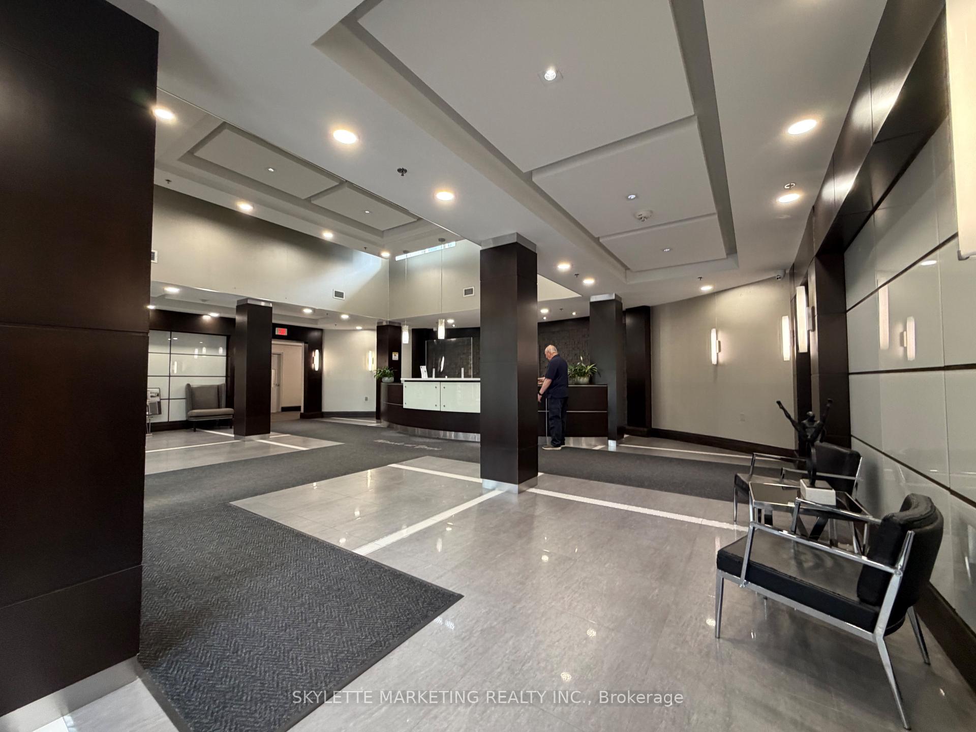 Photo 6 of Unit Ph13, 75 King William Crescent, Richmond Hill, Langstaff — HOMEH