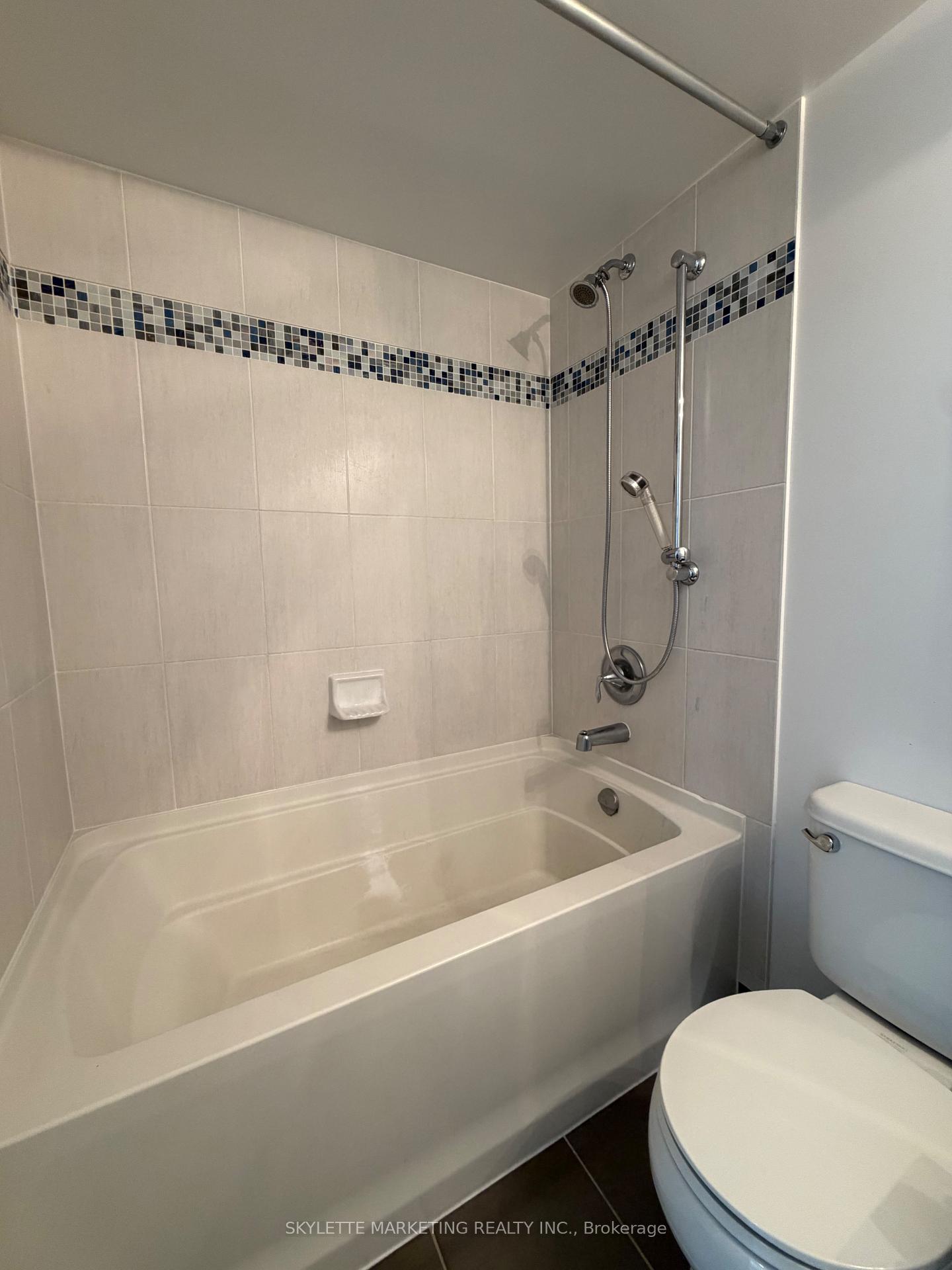 Photo 21 of Unit Ph13, 75 King William Crescent, Richmond Hill, Langstaff — HOMEH