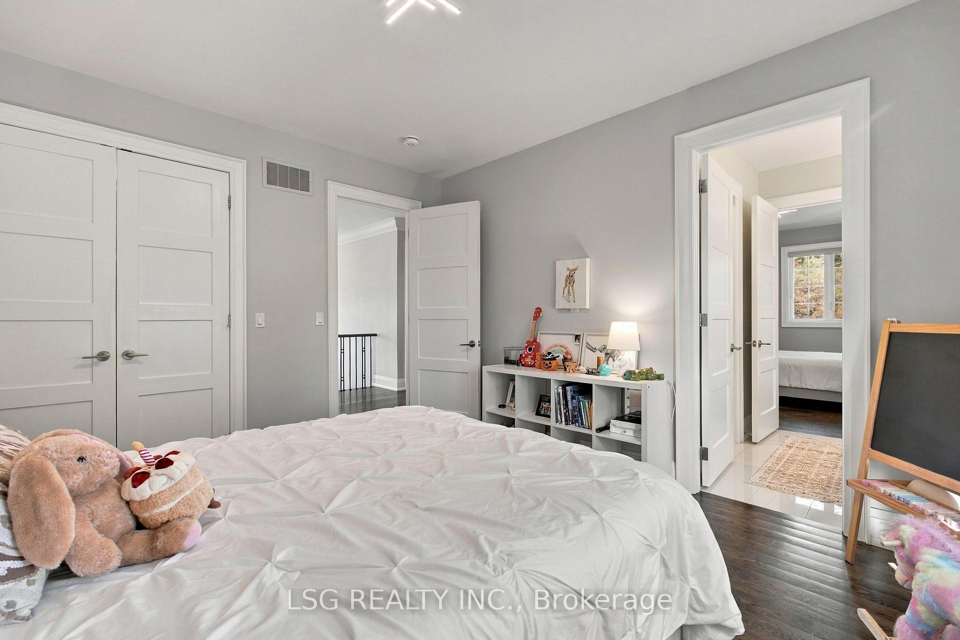 Photo 32 of 93 Kennedy Street E, Aurora, Aurora Village — HOMEH