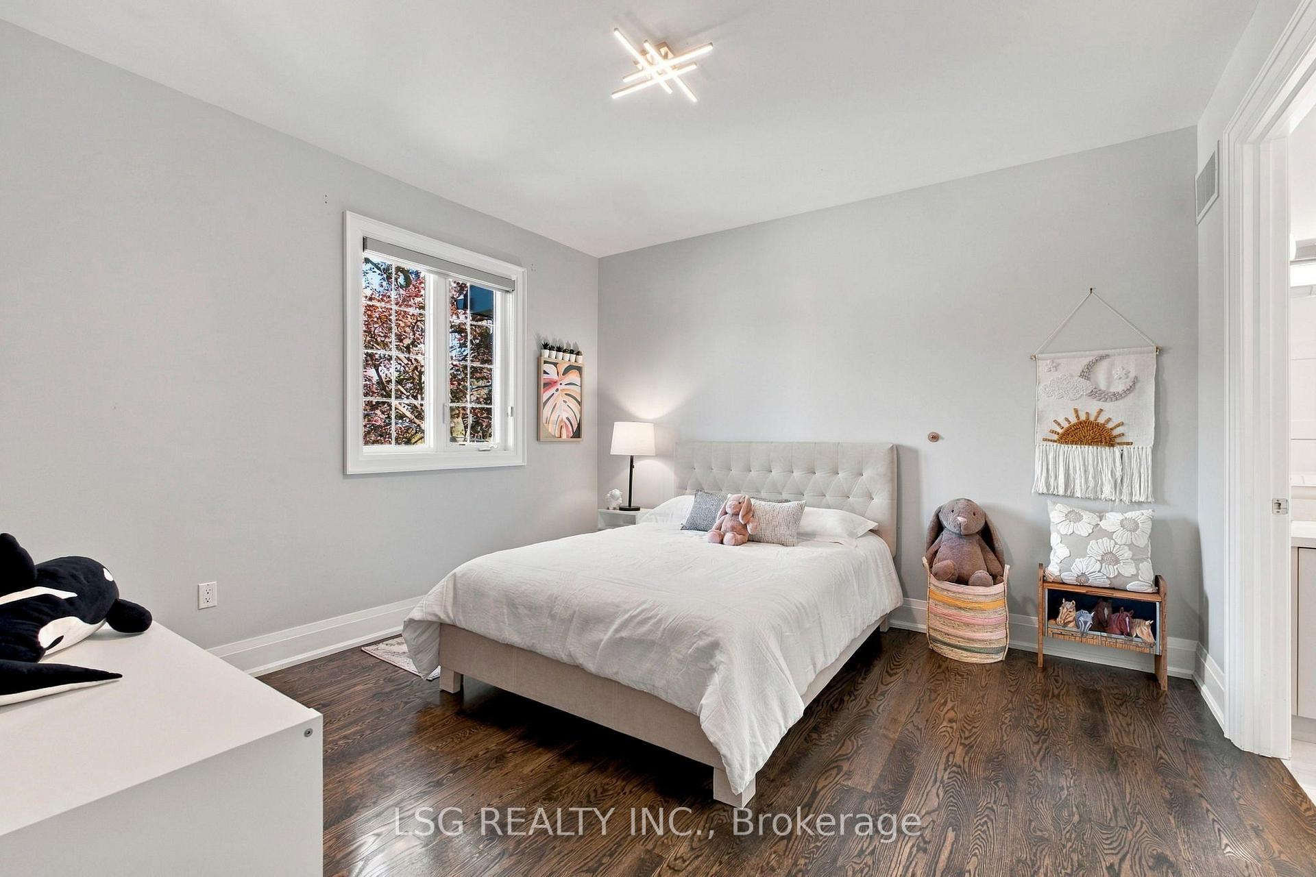 Photo 35 of 93 Kennedy Street E, Aurora, Aurora Village — HOMEH
