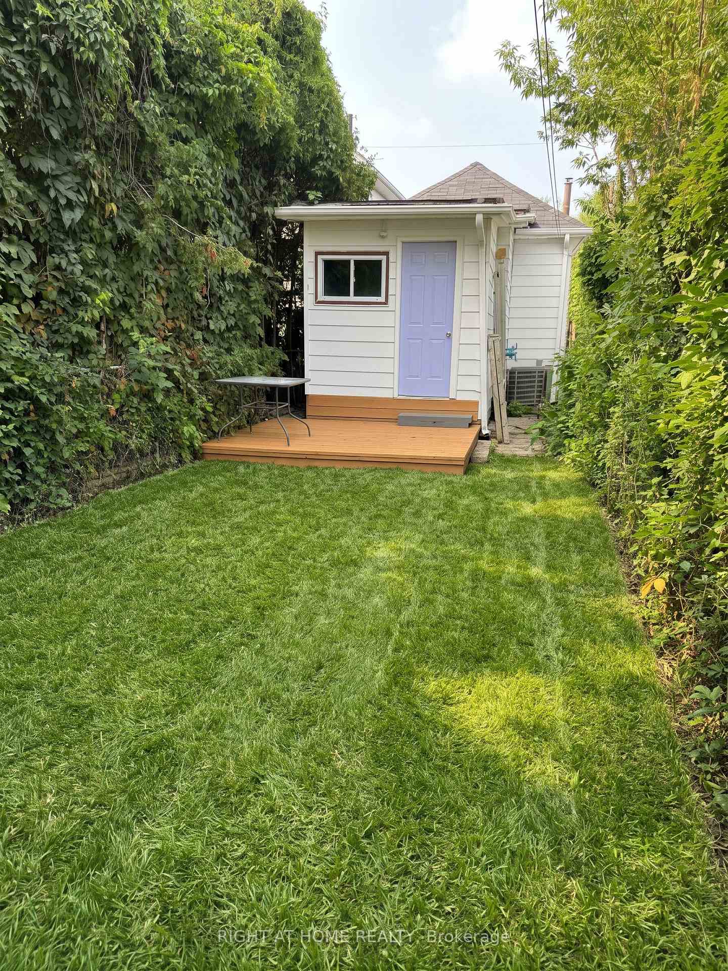 Photo 4 of 683 Mortimer Avenue, Toronto, Danforth Village-East York — HOMEH