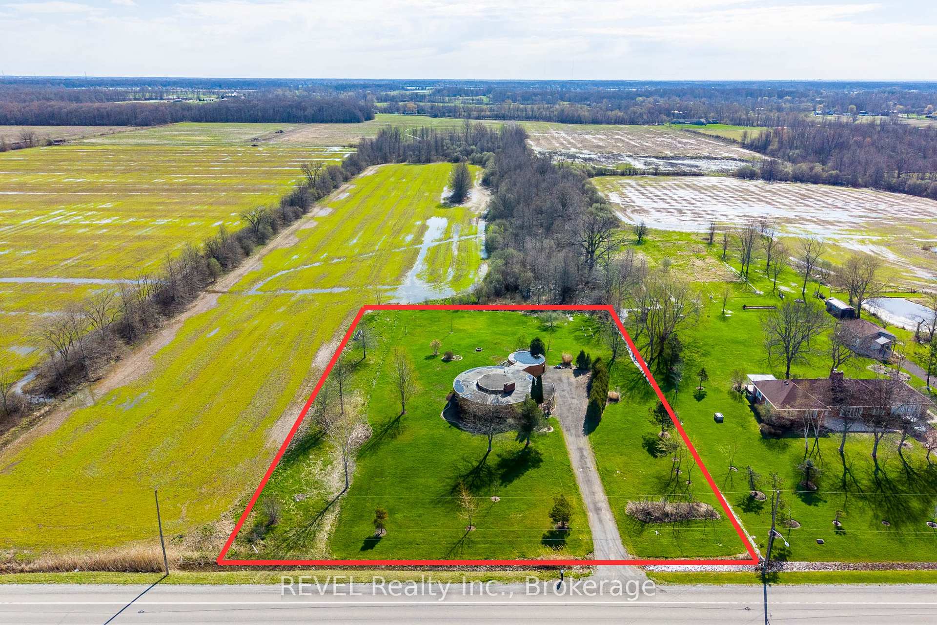 Photo 2 of 9572 Sodom Road, Niagara Falls, Lyons Creek — HOMEH