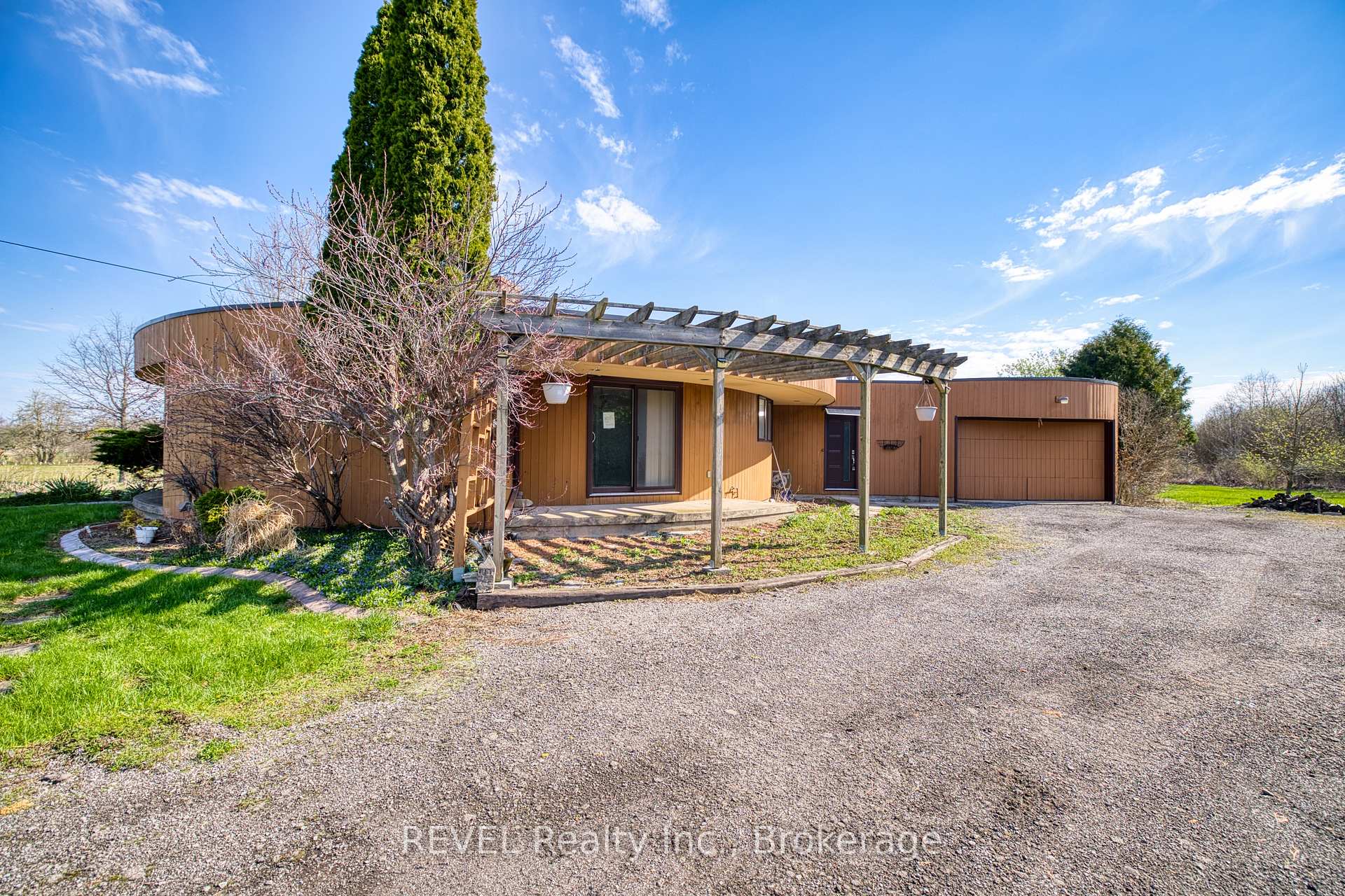 Photo 4 of 9572 Sodom Road, Niagara Falls, Lyons Creek — HOMEH