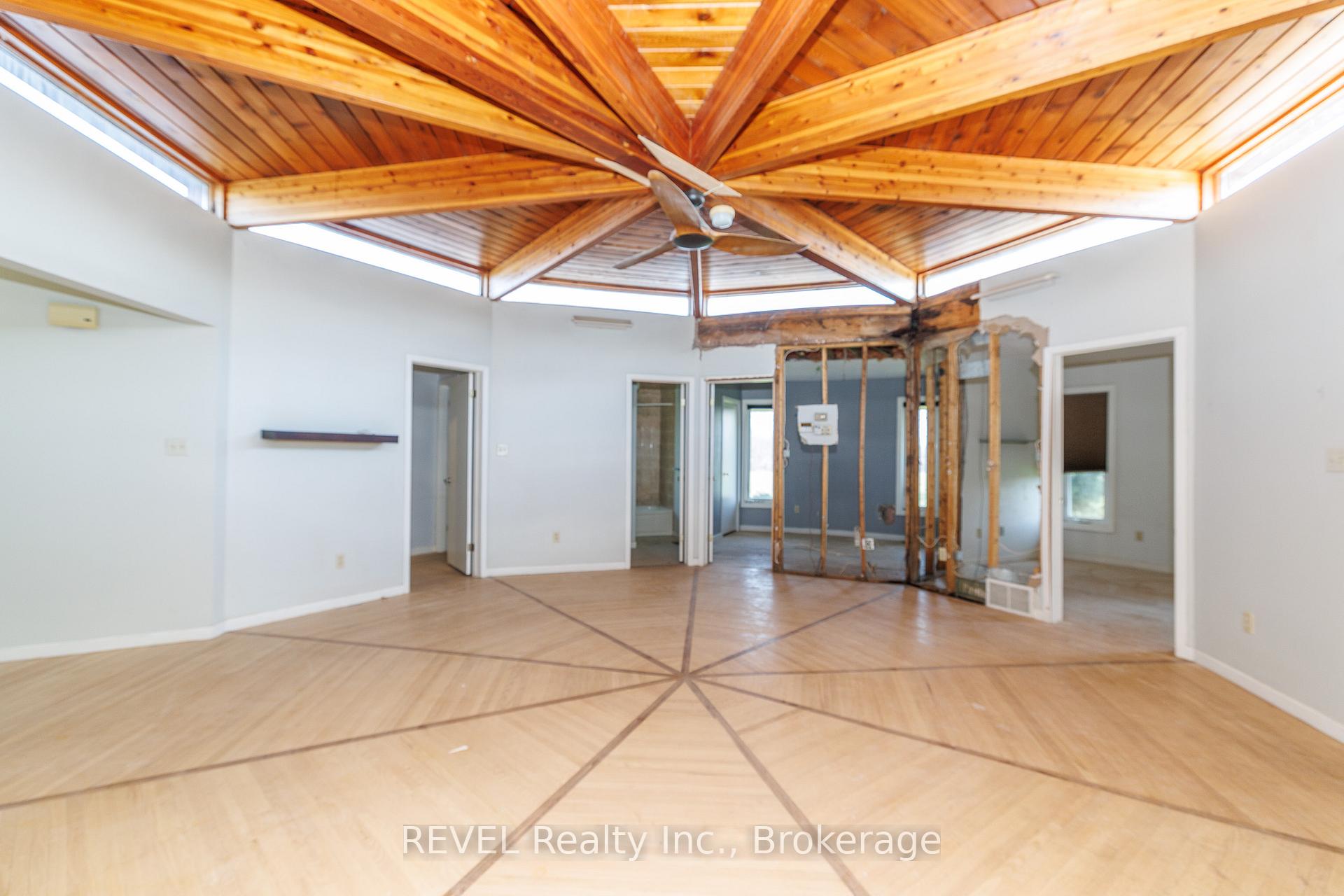 Photo 9 of 9572 Sodom Road, Niagara Falls, Lyons Creek — HOMEH