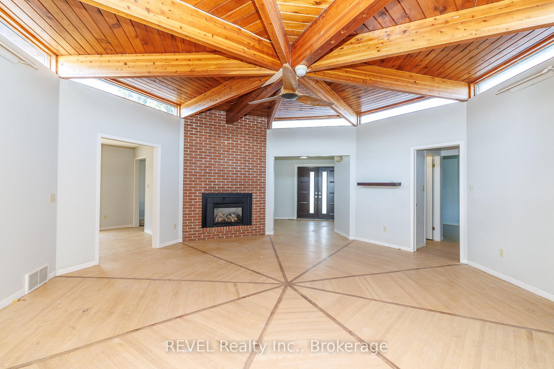 Photo 11 of 9572 Sodom Road, Niagara Falls, Lyons Creek — HOMEH