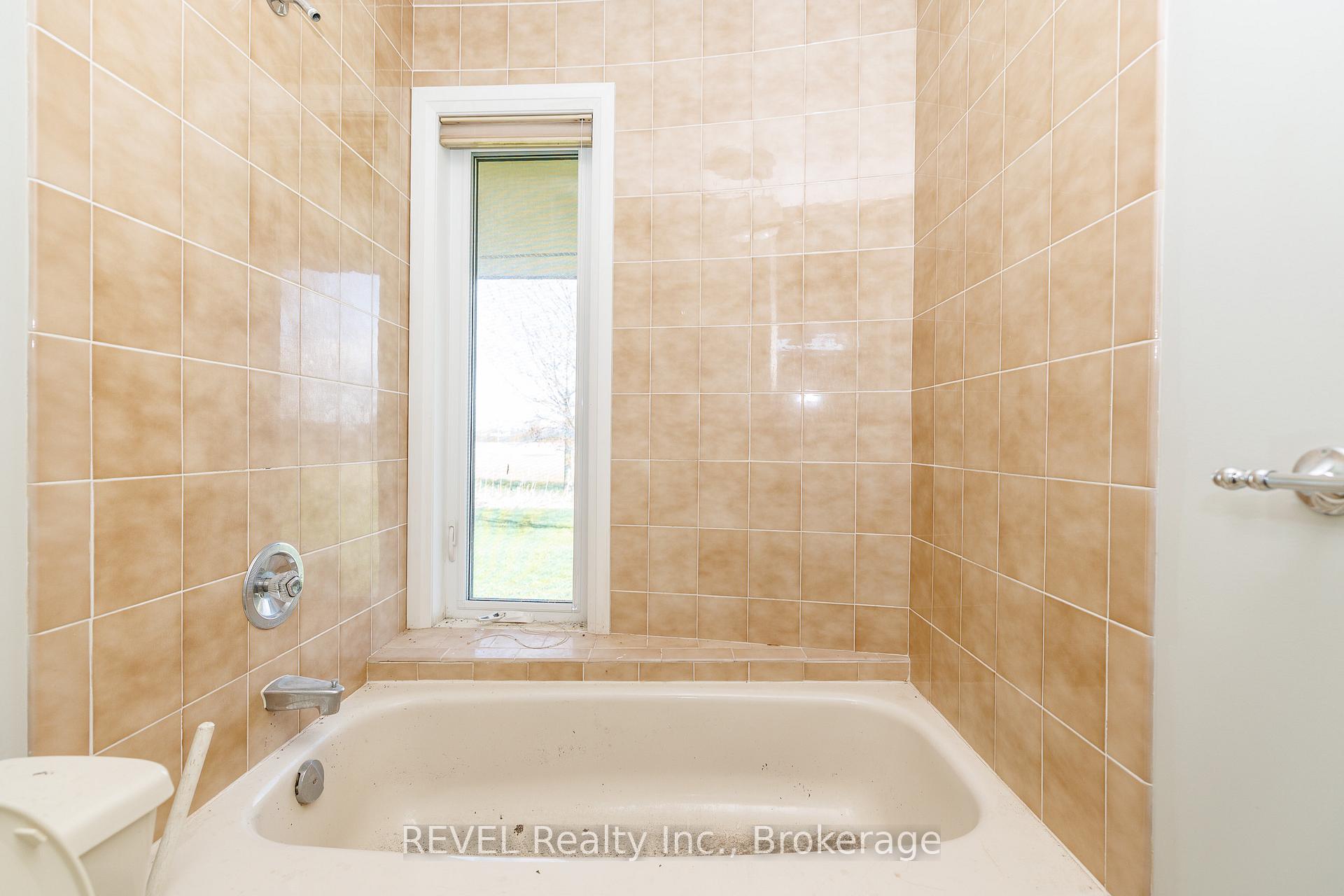 Photo 15 of 9572 Sodom Road, Niagara Falls, Lyons Creek — HOMEH