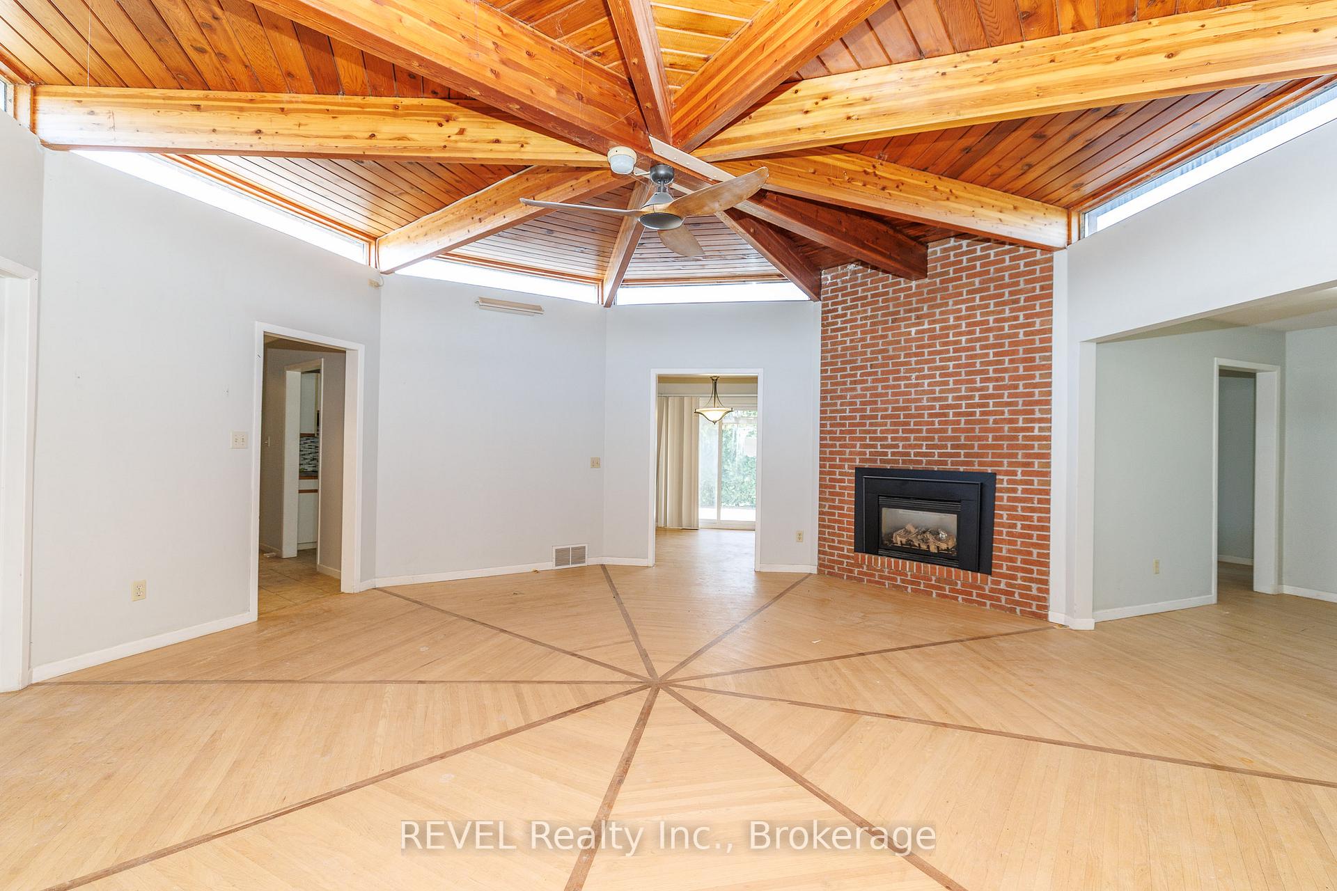 Photo 16 of 9572 Sodom Road, Niagara Falls, Lyons Creek — HOMEH