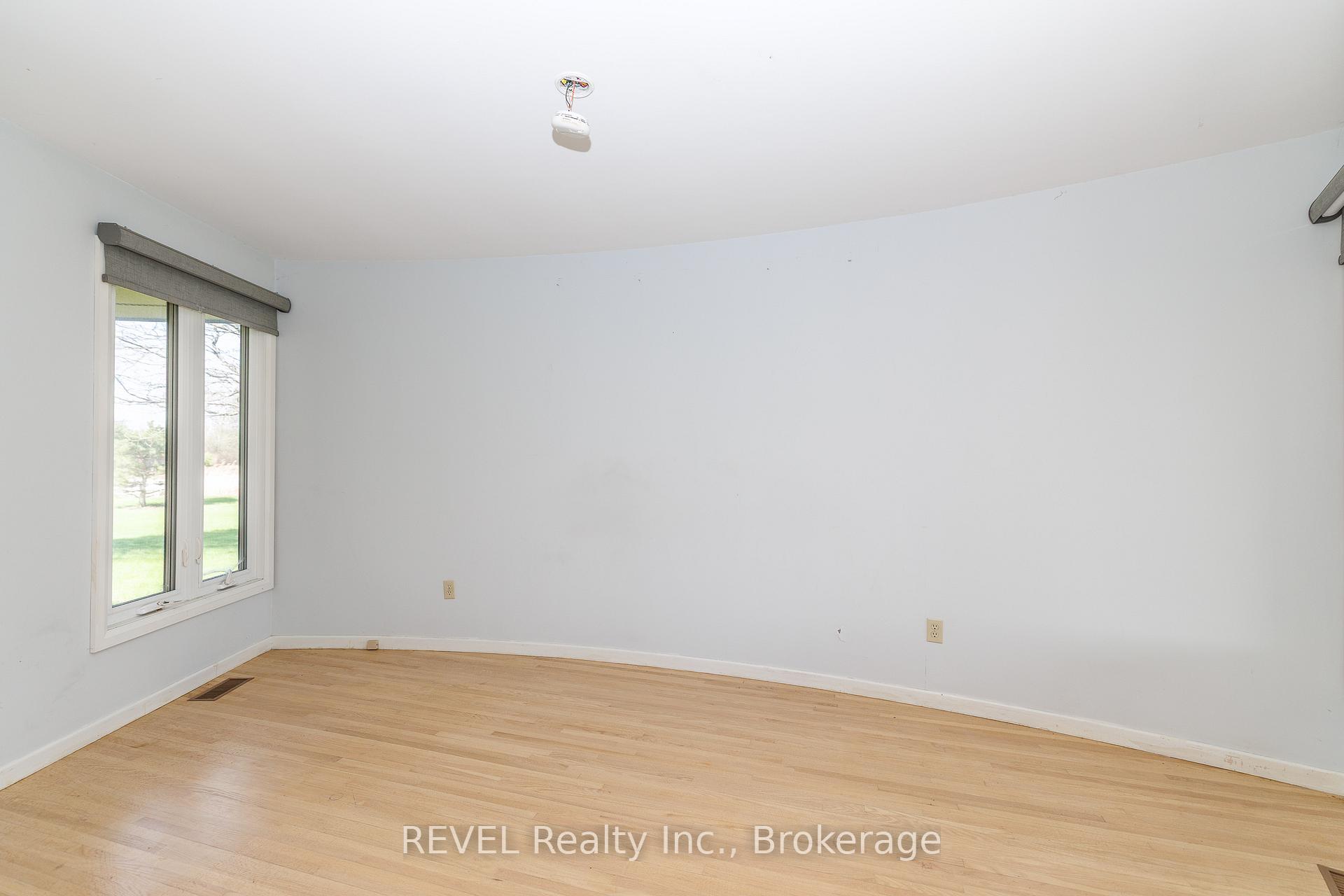 Photo 18 of 9572 Sodom Road, Niagara Falls, Lyons Creek — HOMEH