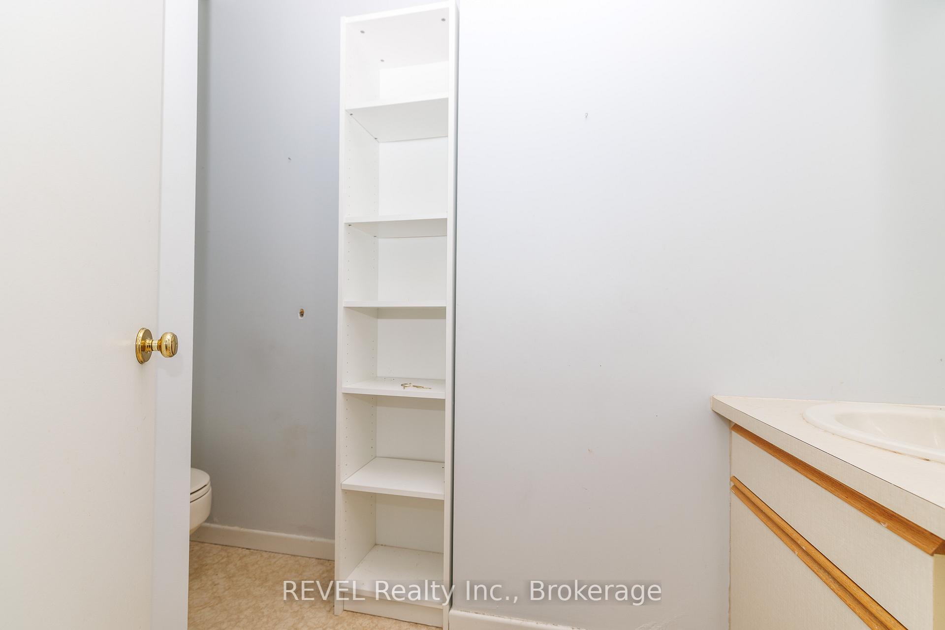 Photo 21 of 9572 Sodom Road, Niagara Falls, Lyons Creek — HOMEH
