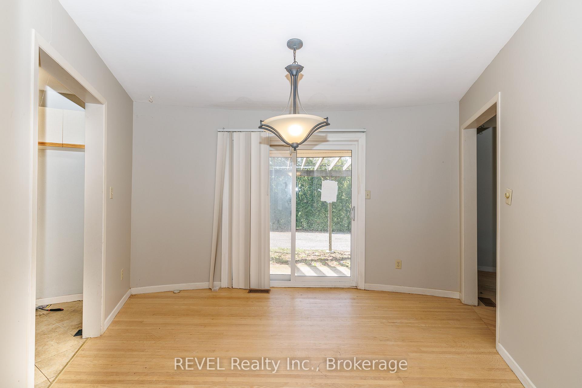Photo 23 of 9572 Sodom Road, Niagara Falls, Lyons Creek — HOMEH