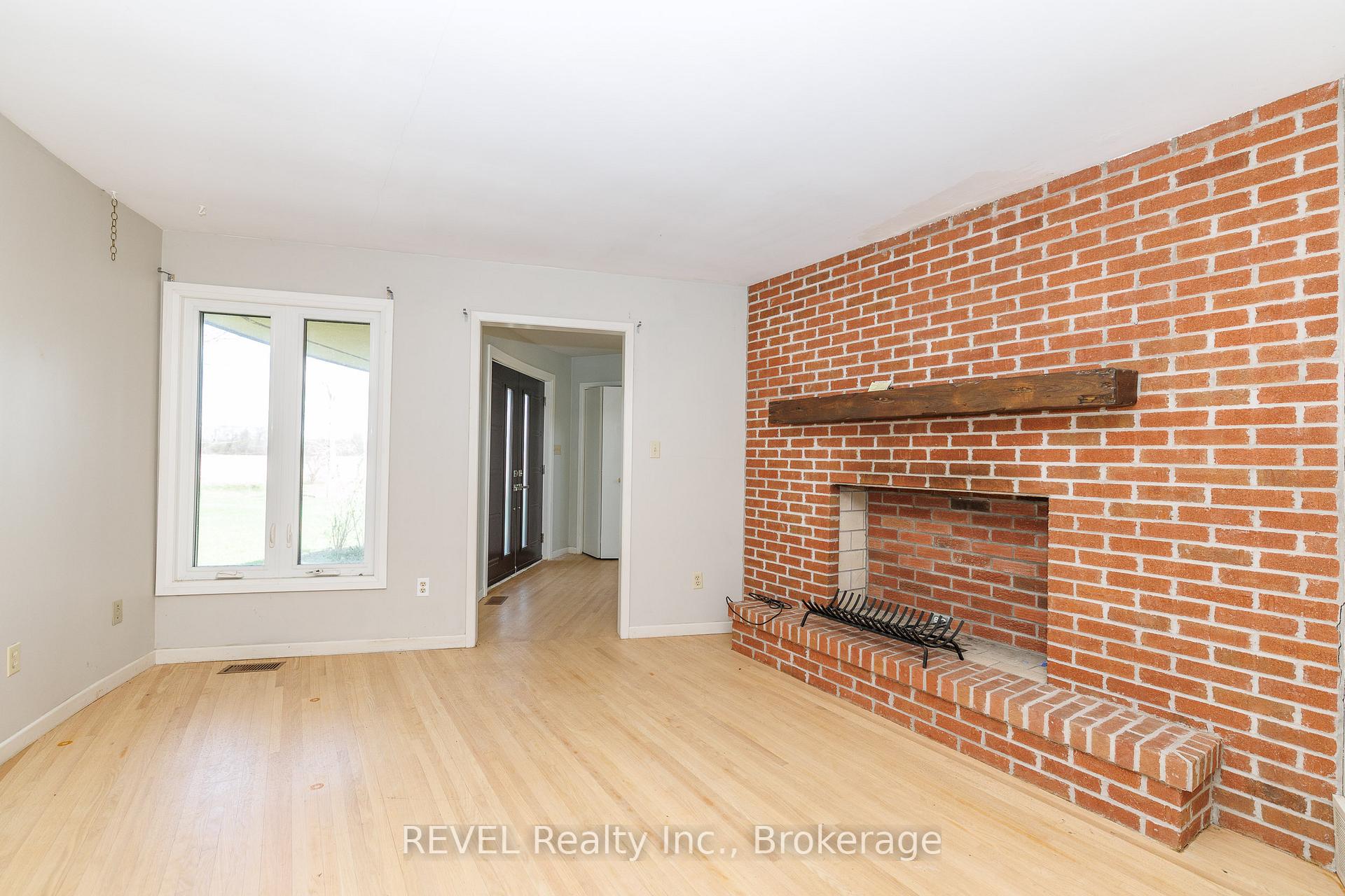 Photo 25 of 9572 Sodom Road, Niagara Falls, Lyons Creek — HOMEH