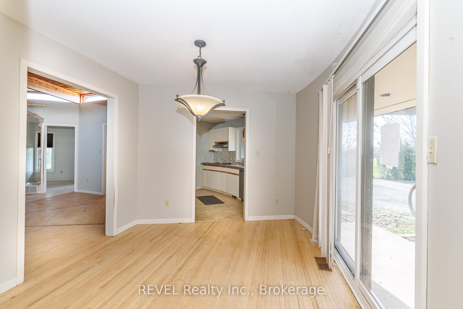 Photo 27 of 9572 Sodom Road, Niagara Falls, Lyons Creek — HOMEH
