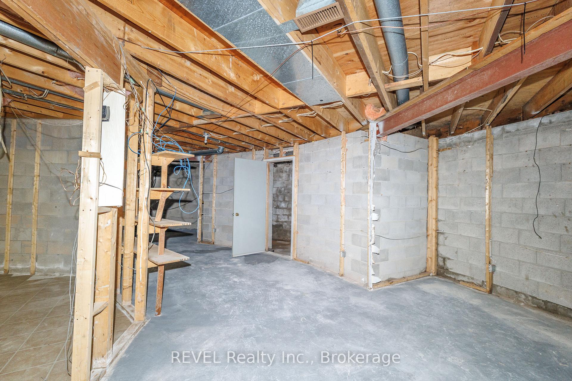 Photo 36 of 9572 Sodom Road, Niagara Falls, Lyons Creek — HOMEH