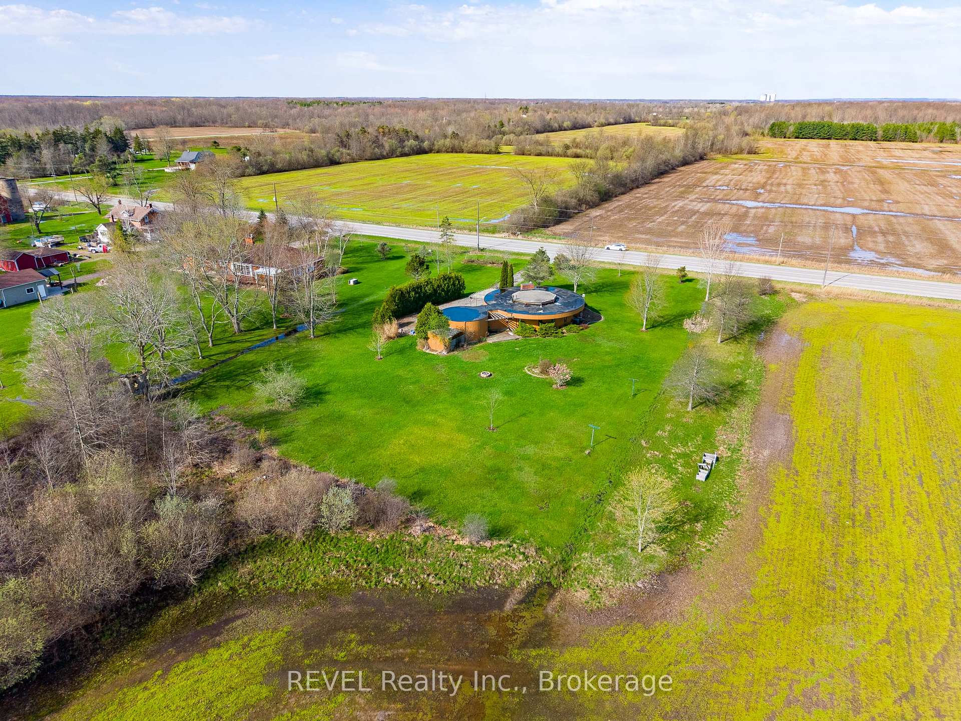 Photo 40 of 9572 Sodom Road, Niagara Falls, Lyons Creek — HOMEH