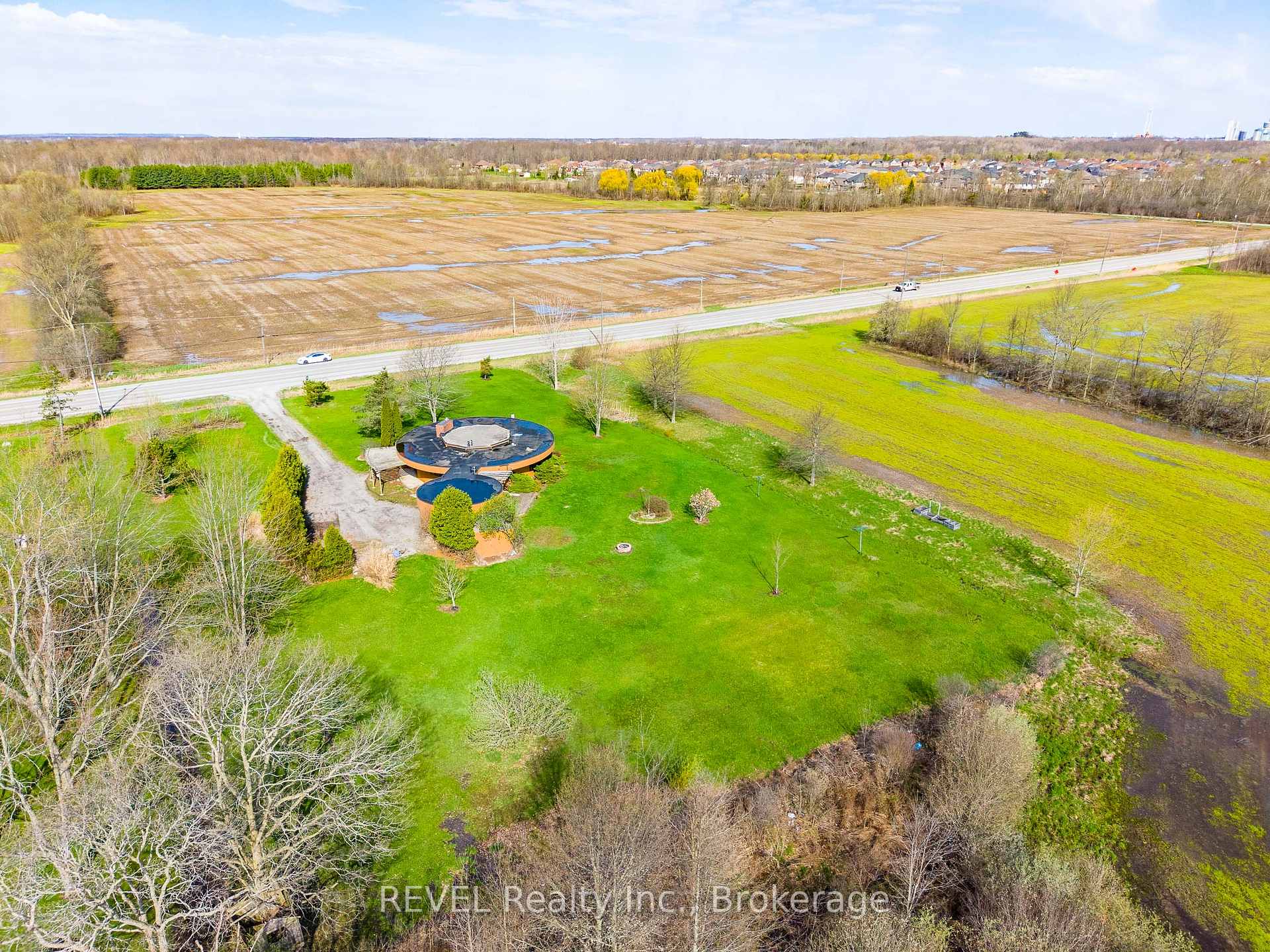 Photo 41 of 9572 Sodom Road, Niagara Falls, Lyons Creek — HOMEH