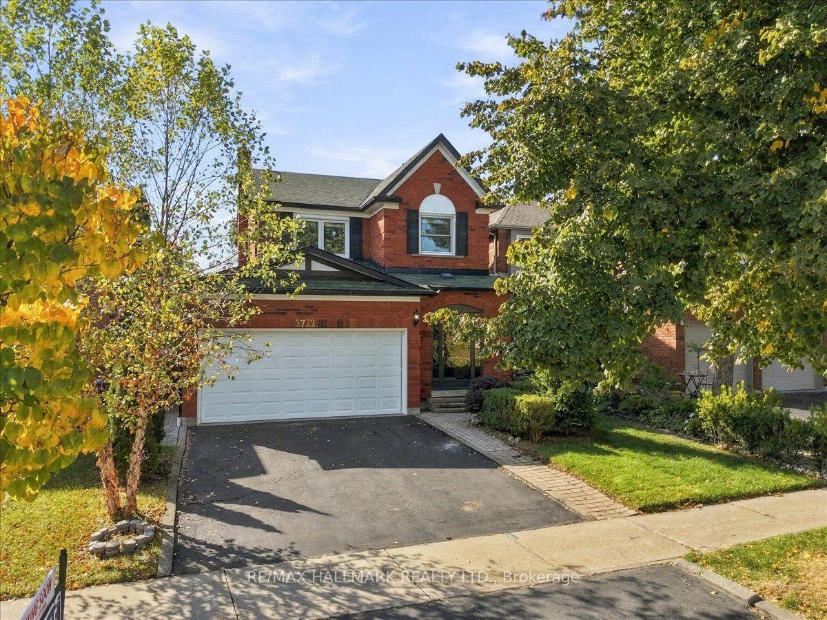 Photo 3 of 5732 Bell Harbour Drive, Mississauga, Central Erin Mills — HOMEH