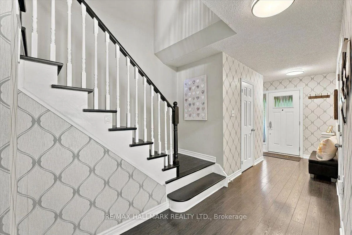 Photo 6 of 5732 Bell Harbour Drive, Mississauga, Central Erin Mills — HOMEH