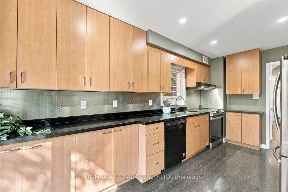 Photo 13 of 5732 Bell Harbour Drive, Mississauga, Central Erin Mills — HOMEH