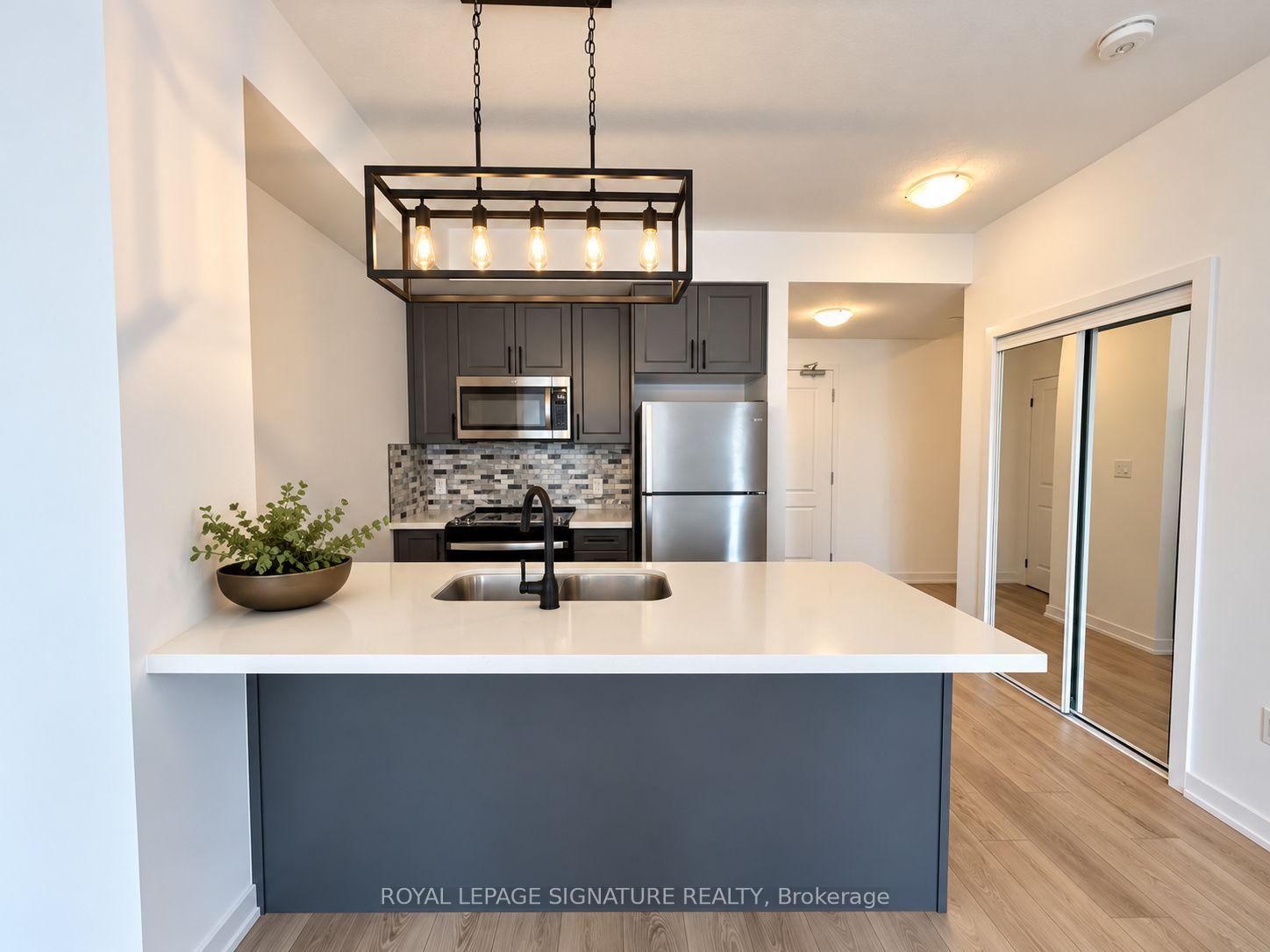 Photo 3 of Unit 807, 460 Dundas Street E, Hamilton, Waterdown — HOMEH