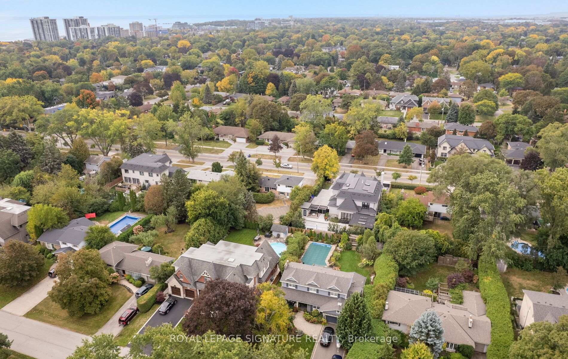 Photo 17 of 251 Third Line, Oakville, Southwest — HOMEH