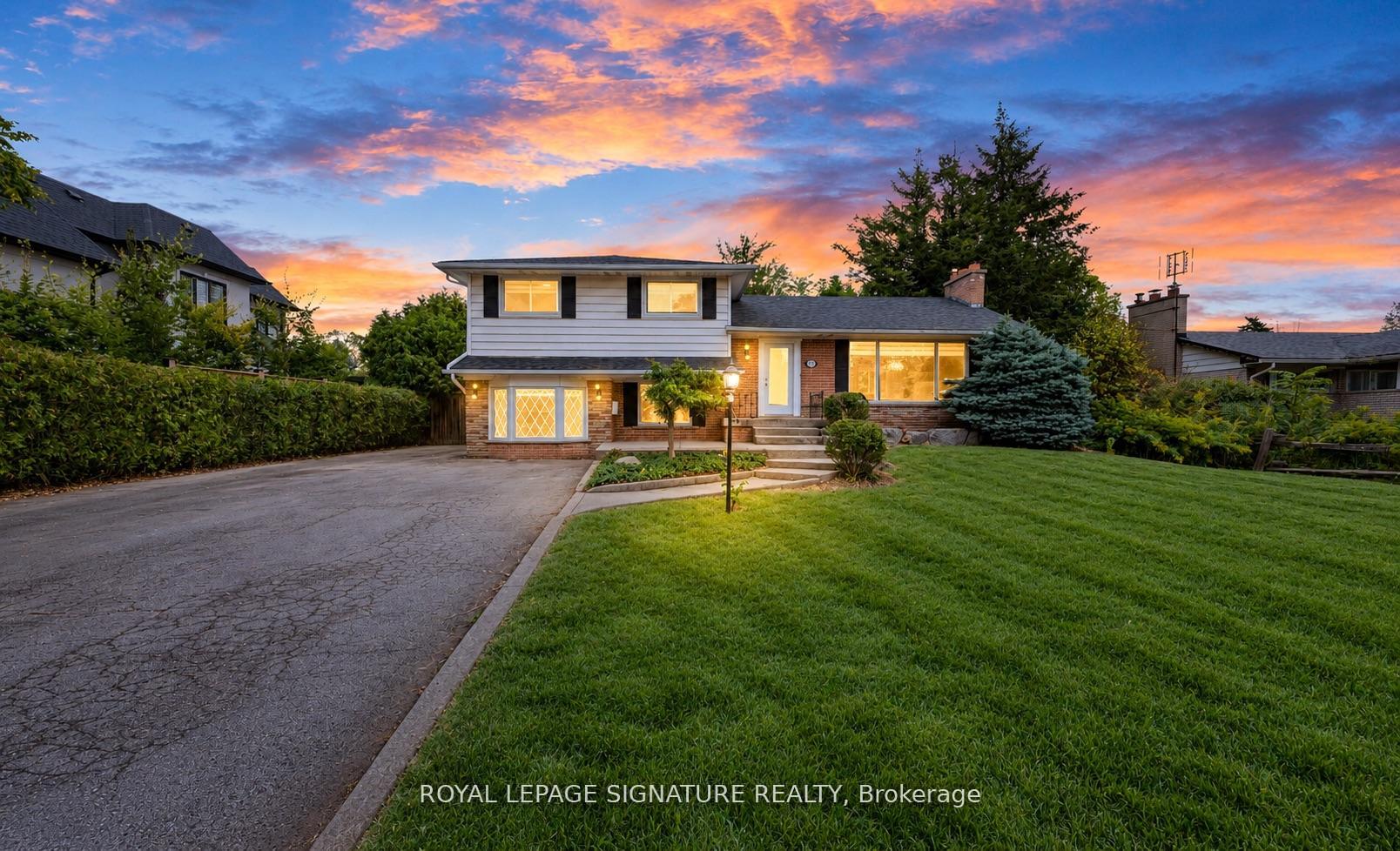 Photo 2 of 251 Third Line, Oakville, Southwest — HOMEH
