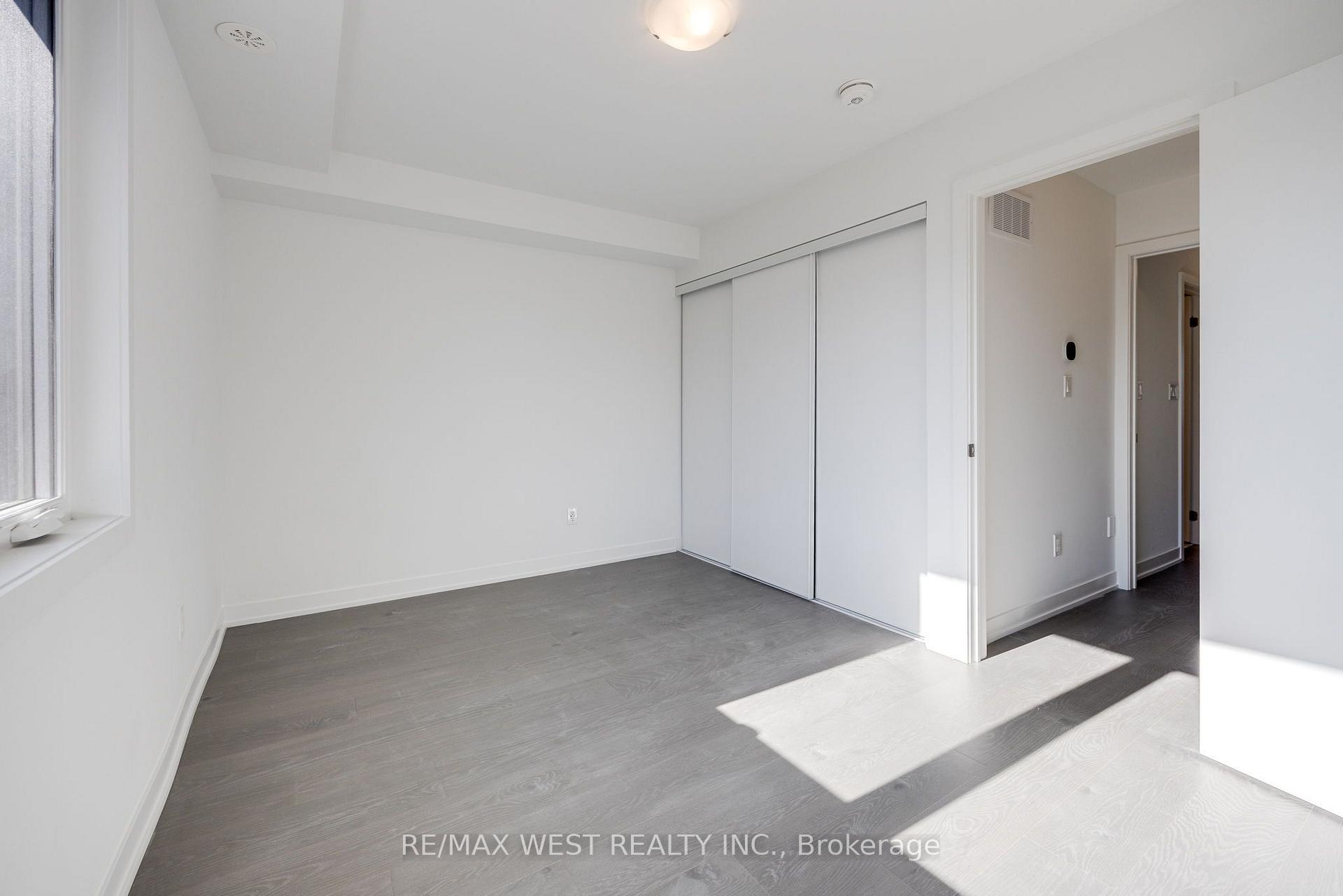 Photo 22 of 122 Green Gardens Boulevard, Toronto, Englemount-Lawrence — HOMEH