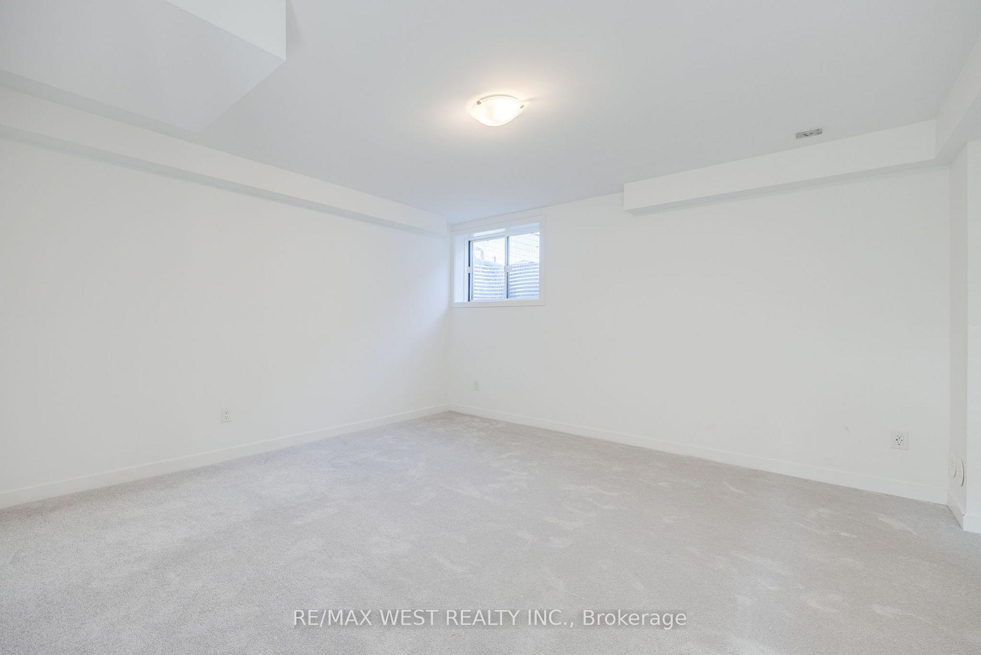 Photo 30 of 122 Green Gardens Boulevard, Toronto, Englemount-Lawrence — HOMEH