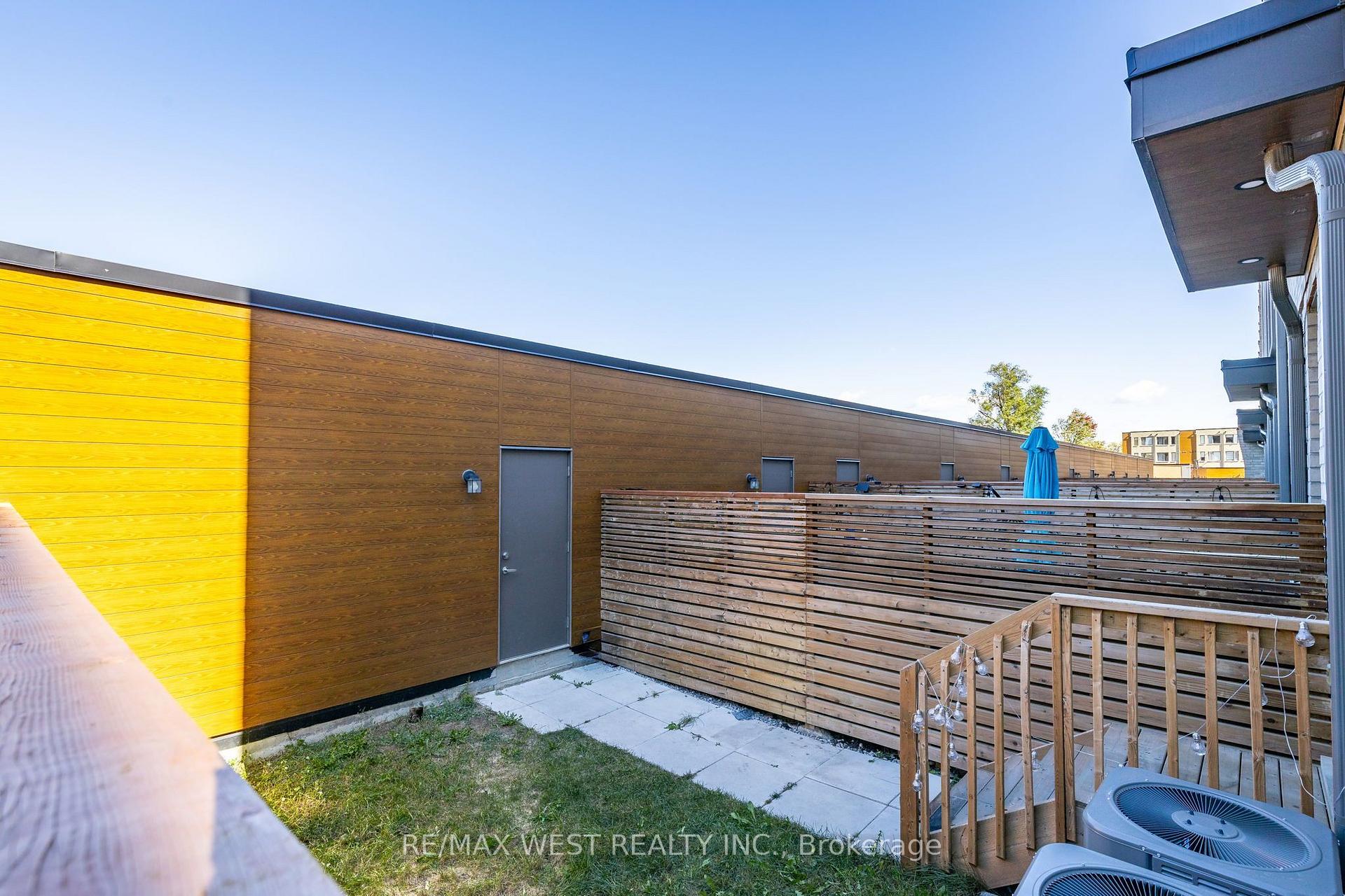 Photo 35 of 122 Green Gardens Boulevard, Toronto, Englemount-Lawrence — HOMEH