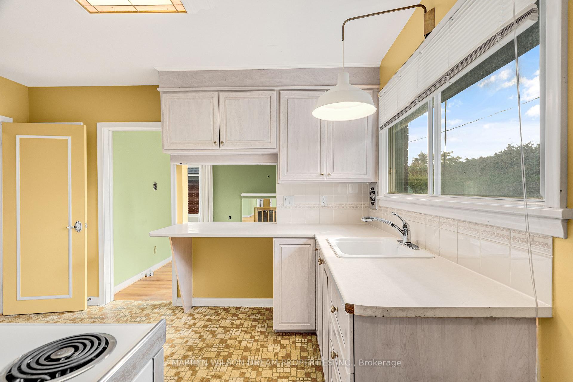 Photo 13 of 742 Cork Street, Ottawa, Elmvale Acres — HOMEH