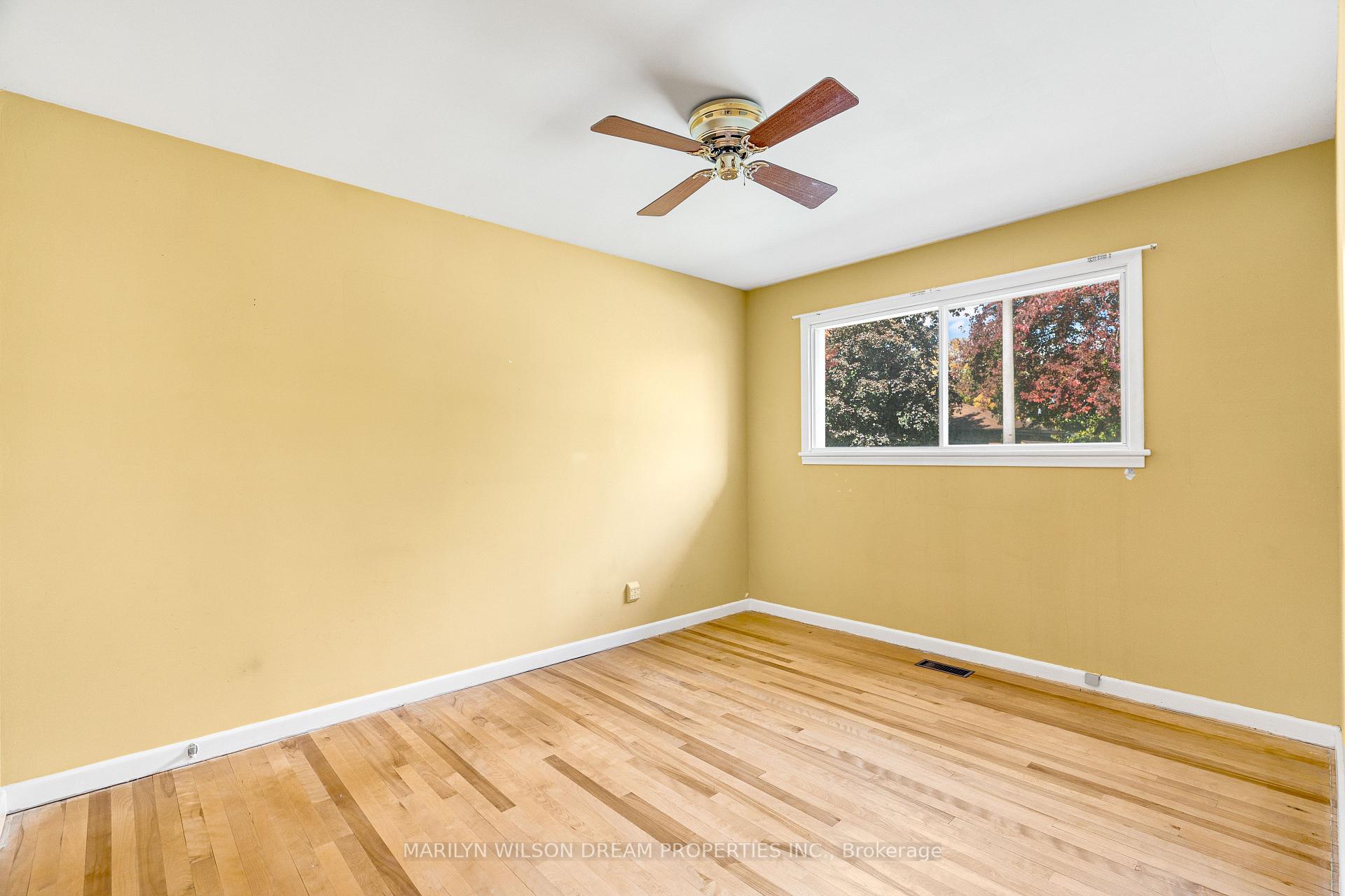 Photo 17 of 742 Cork Street, Ottawa, Elmvale Acres — HOMEH